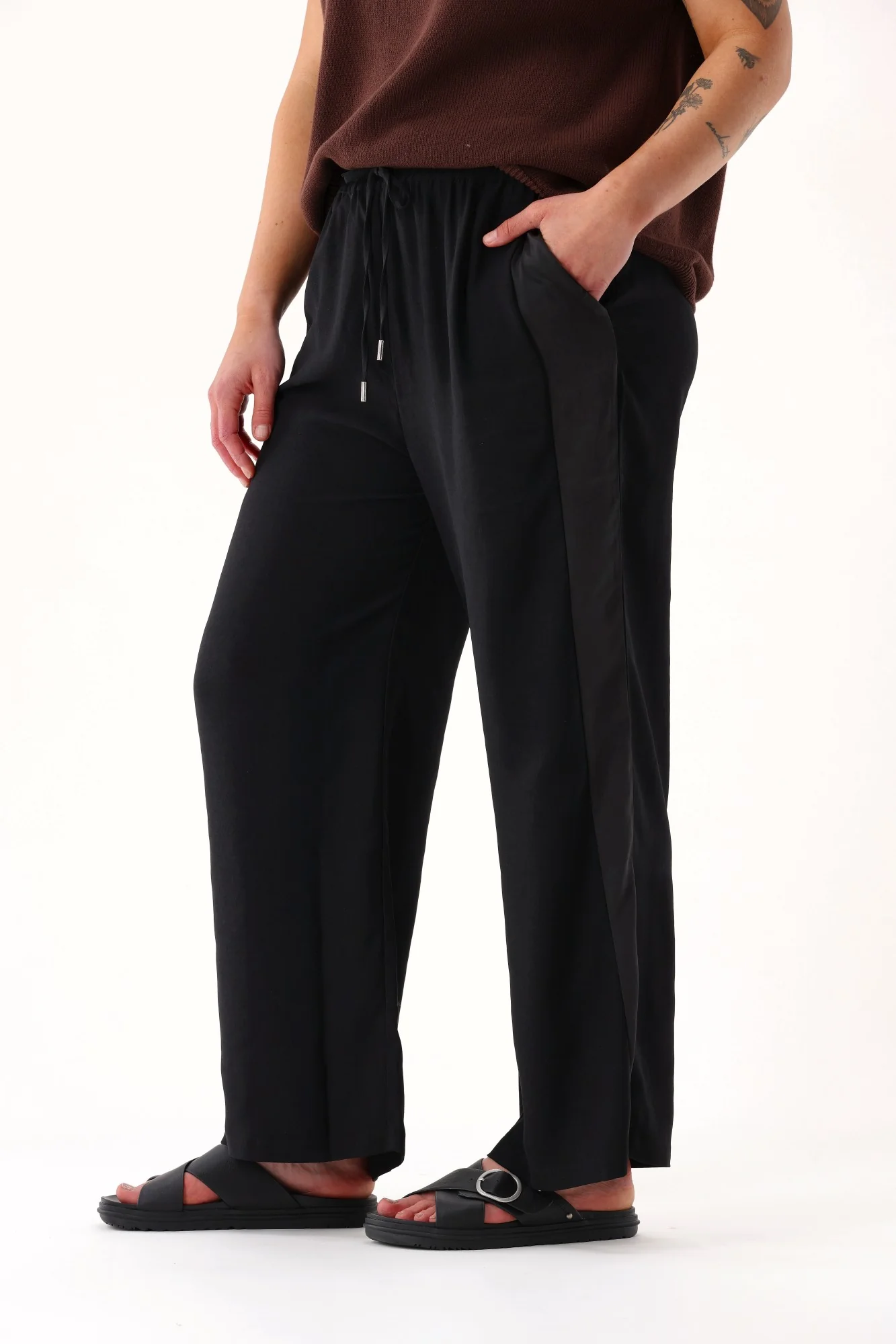 Gloss by Shine On Havanna Satin Stripe Pants Black - Image 12
