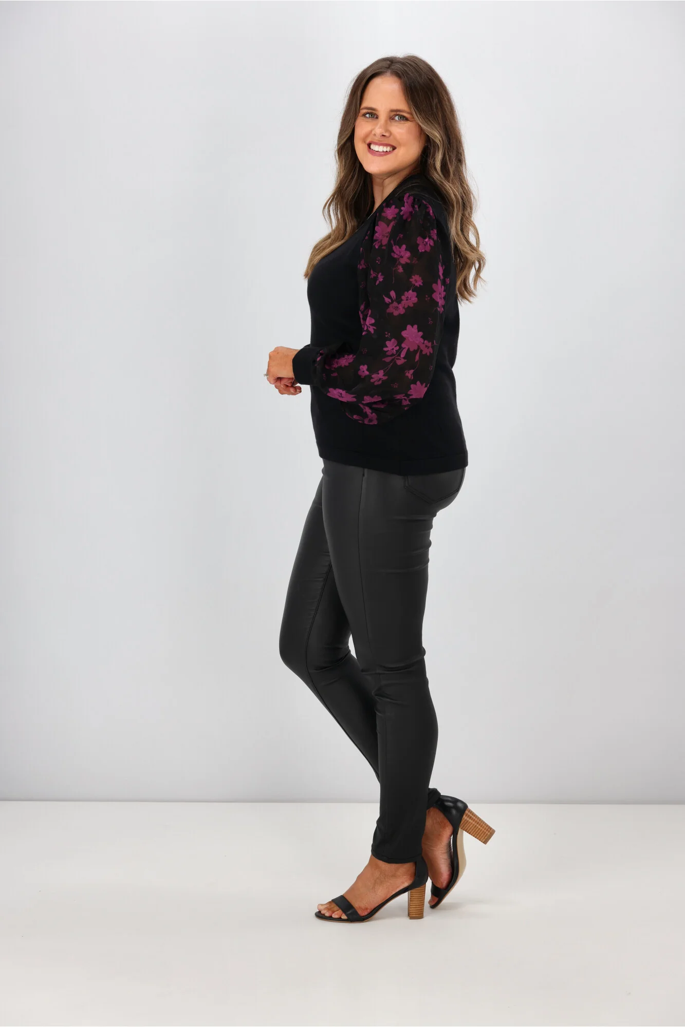 Gloss By Shine On Juliette Puffed Sleeve Top w Black Purple Floral - Image 7