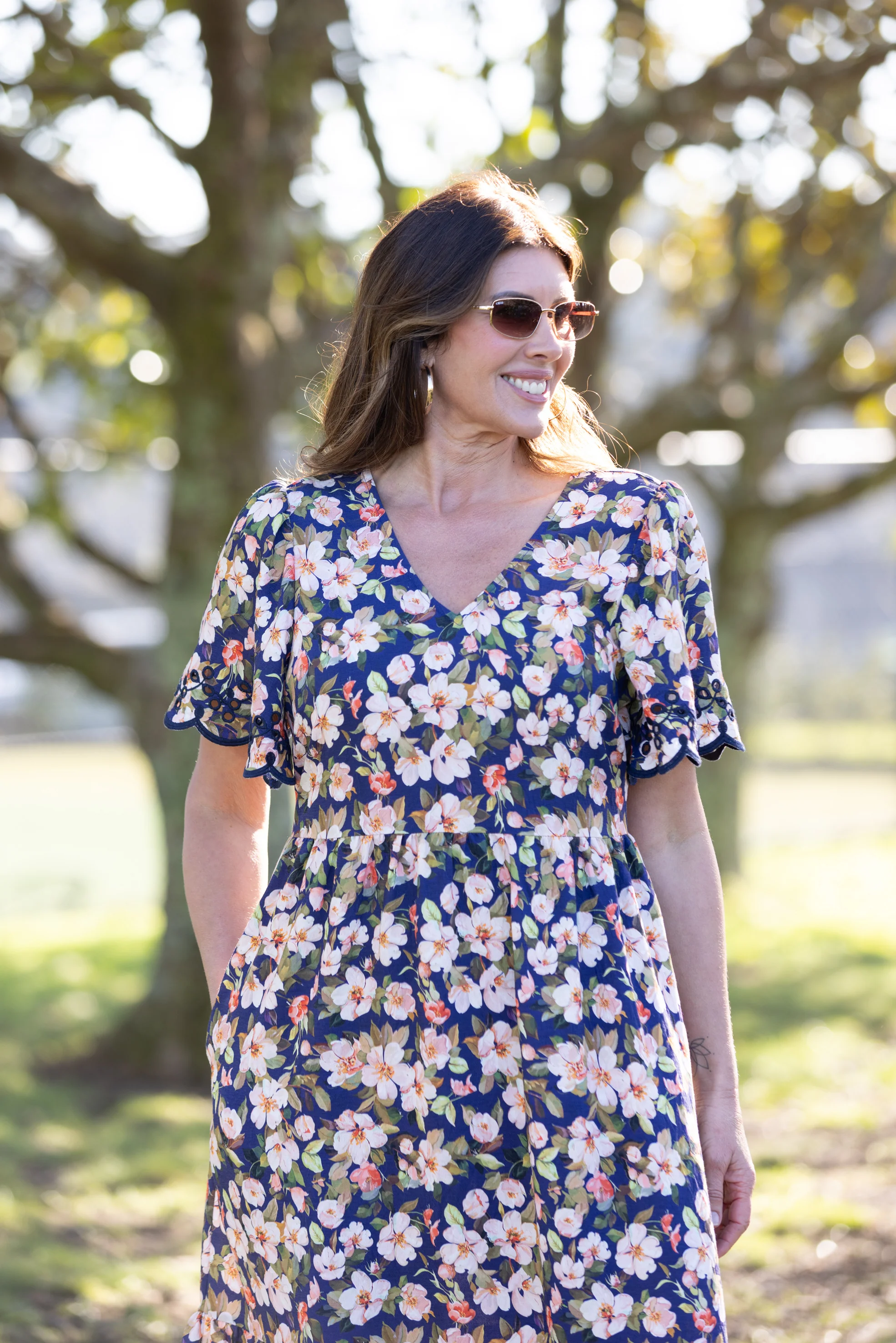 Gloss The Label Anthea Fortune Broderie Dress Navy Print - Image 2