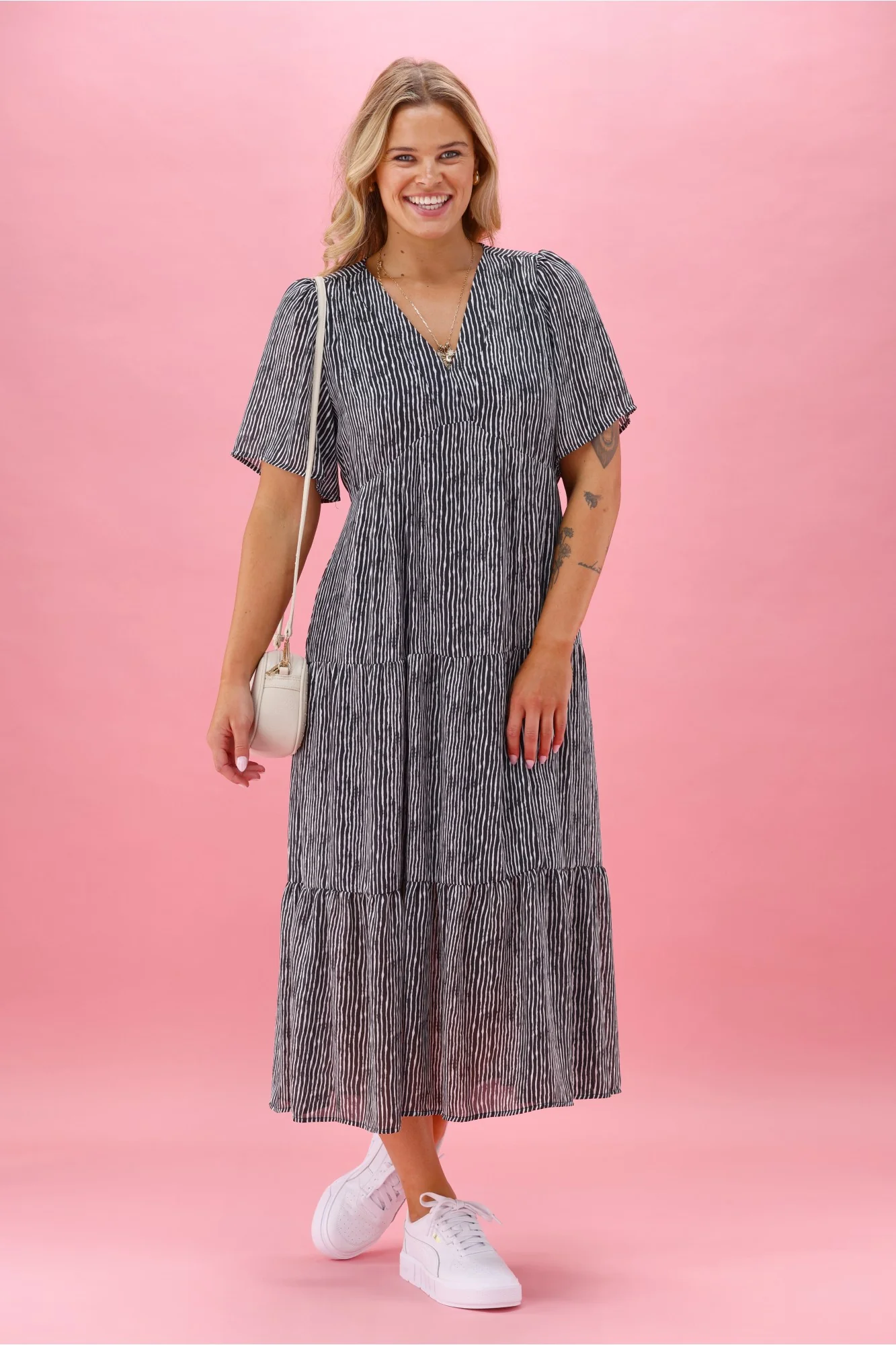 Gloss The Label Avonley Tiered Chiffon Dress Black Line Print - Image 6