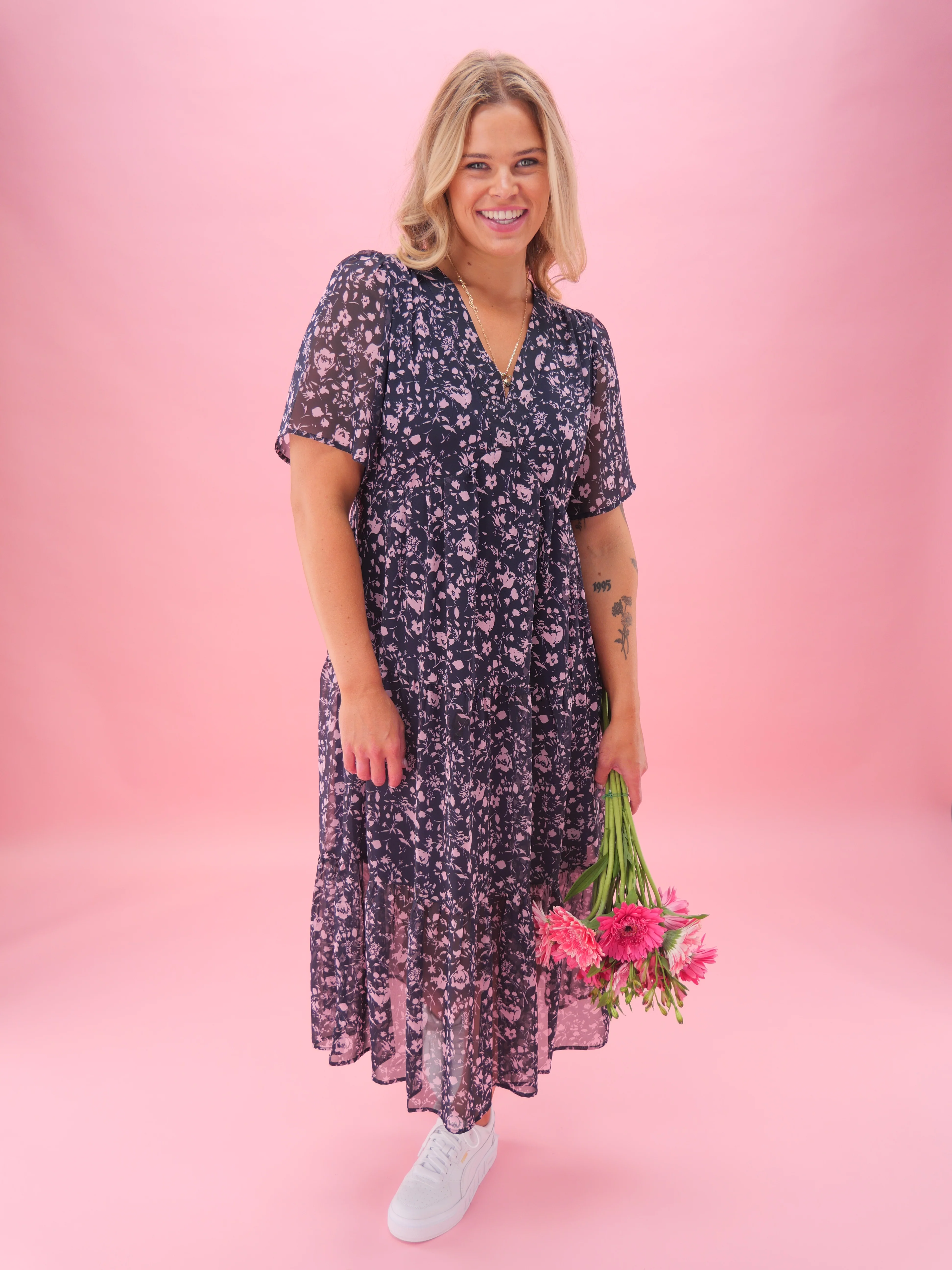 Gloss The Label Avonley Tiered Chiffon Dress Midnight Floral - Image 3