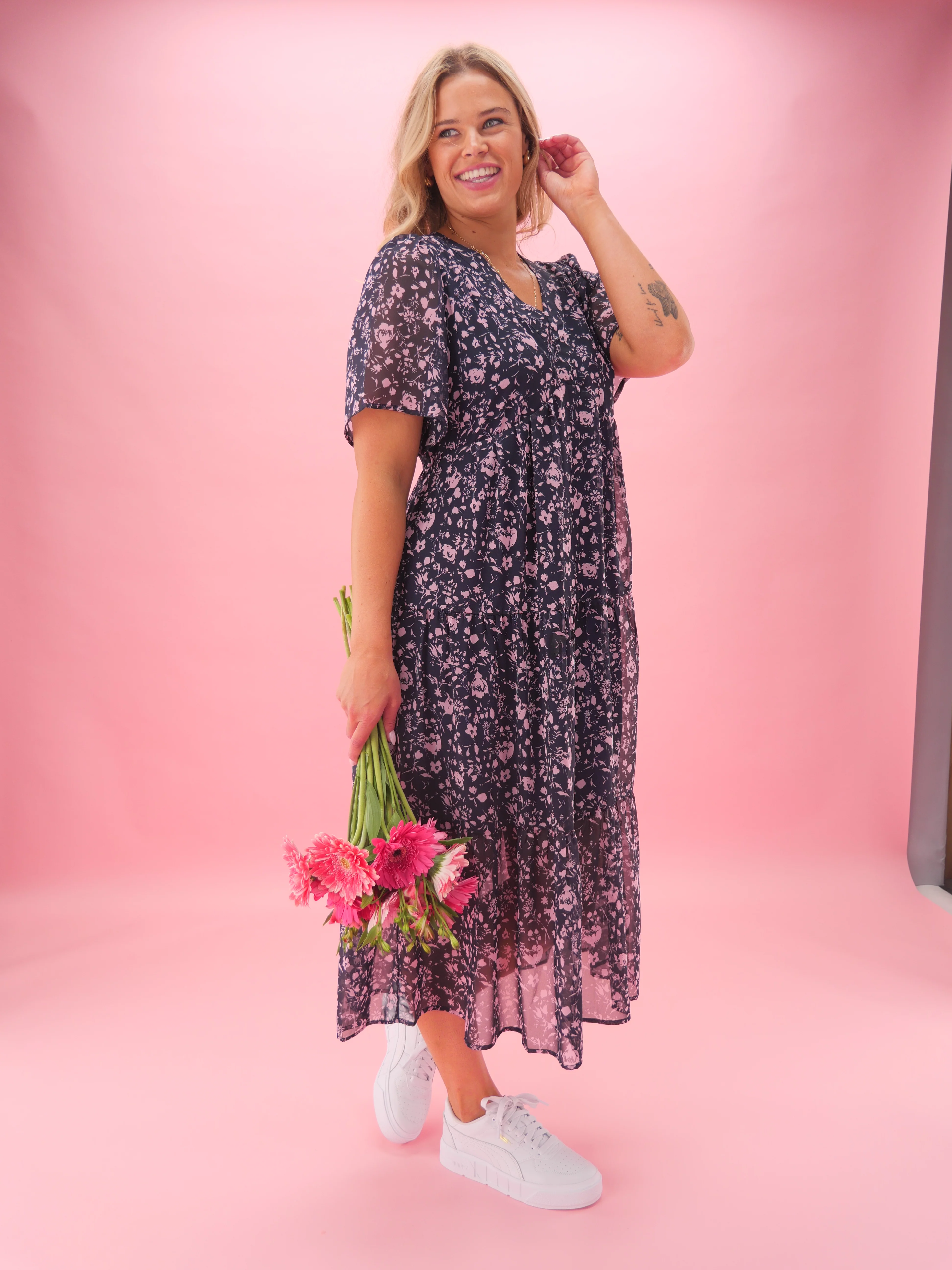 Gloss The Label Avonley Tiered Chiffon Dress Midnight Floral - Image 6
