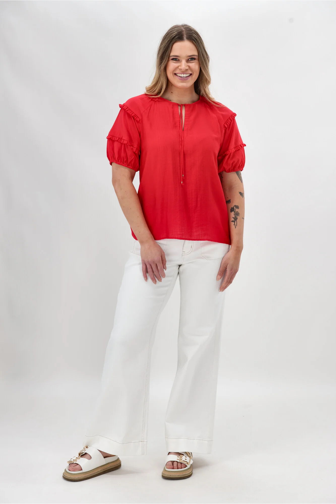 Gloss The Label Clea Frill Detail Puff Sleeve Top Coral - Image 3