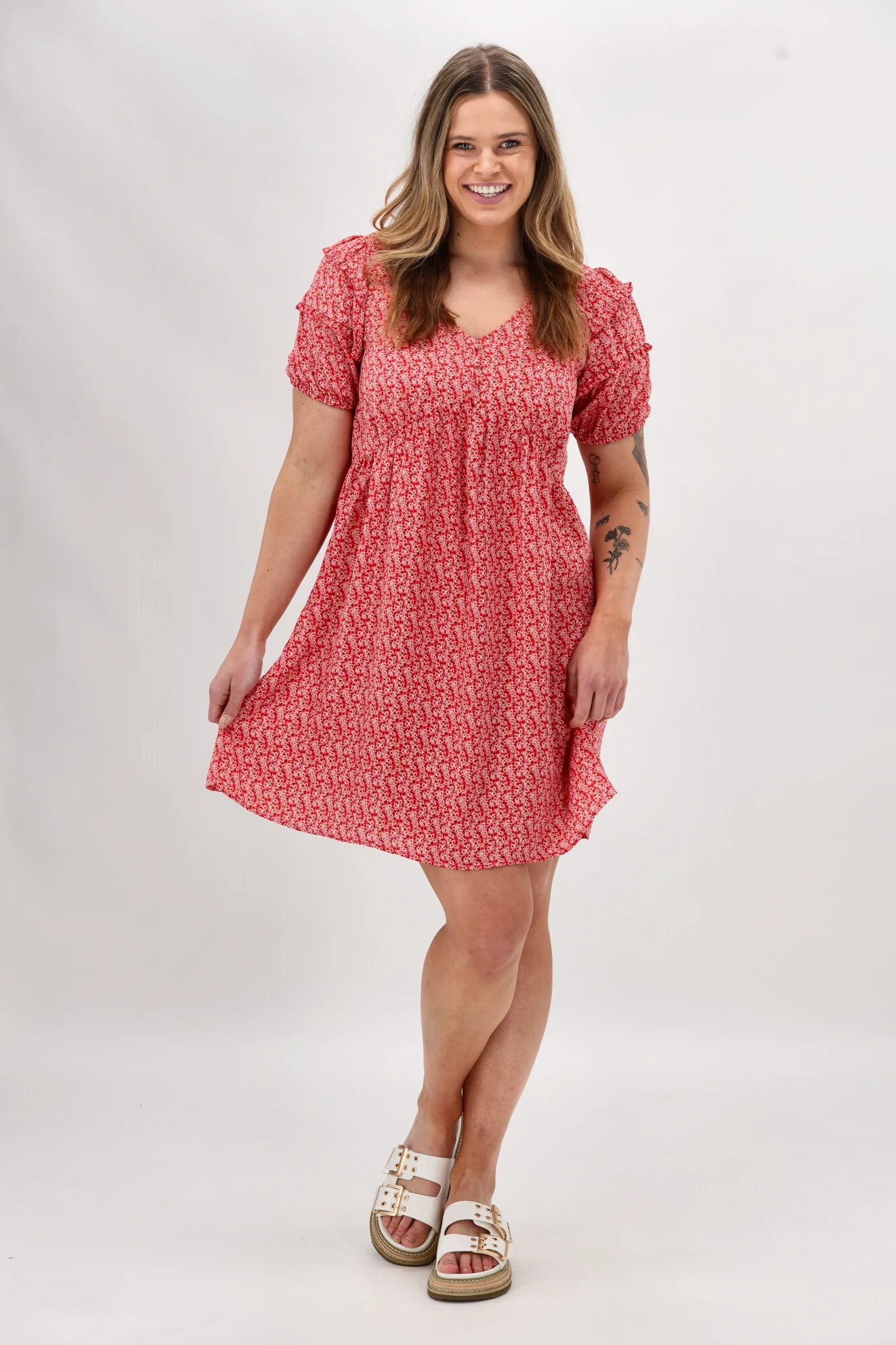 Gloss The Label Dale Frill Detail Puff Sleeve Dress Coral Print