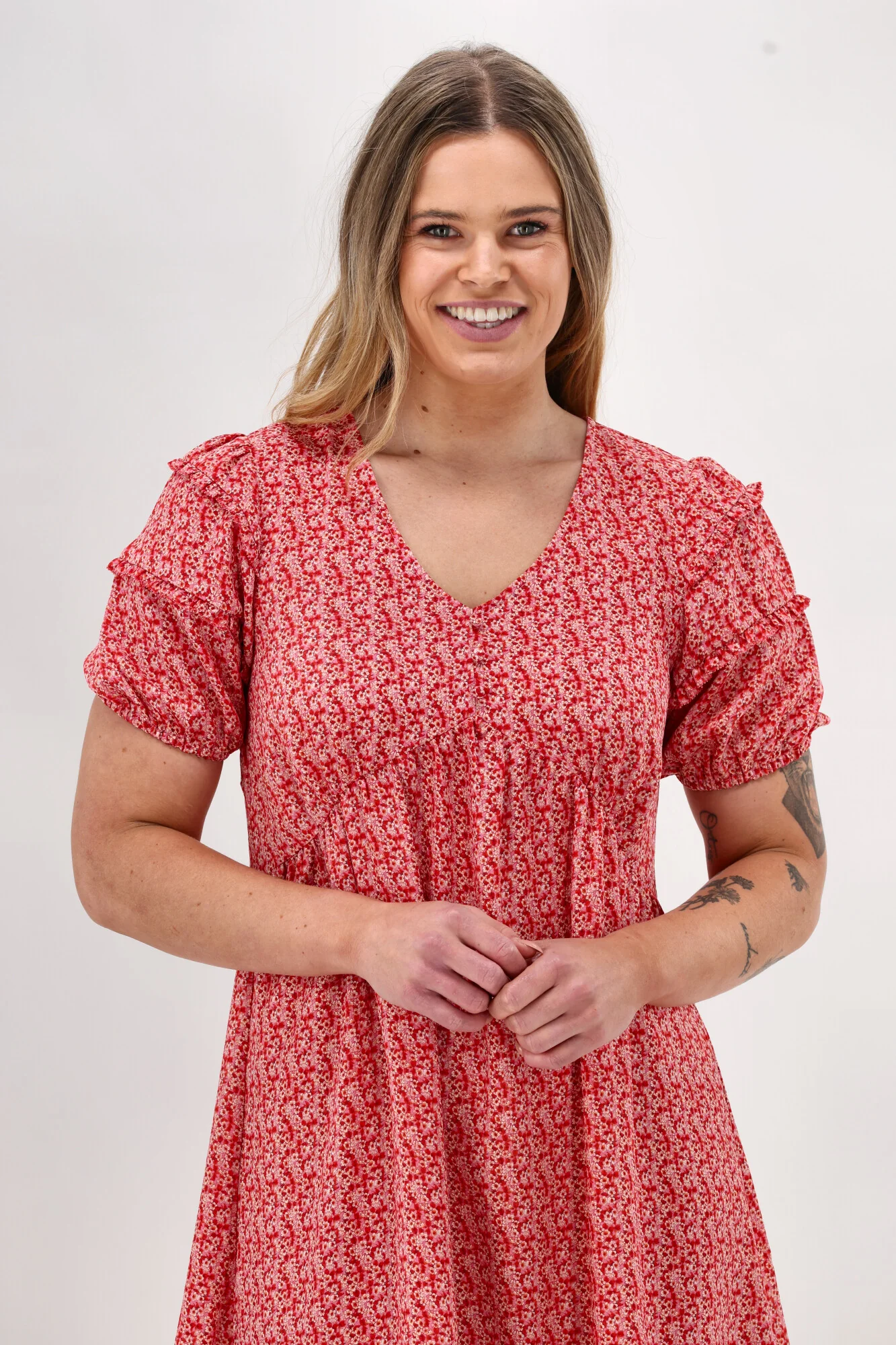 Gloss The Label Dale Frill Detail Puff Sleeve Dress Coral Print - Image 3
