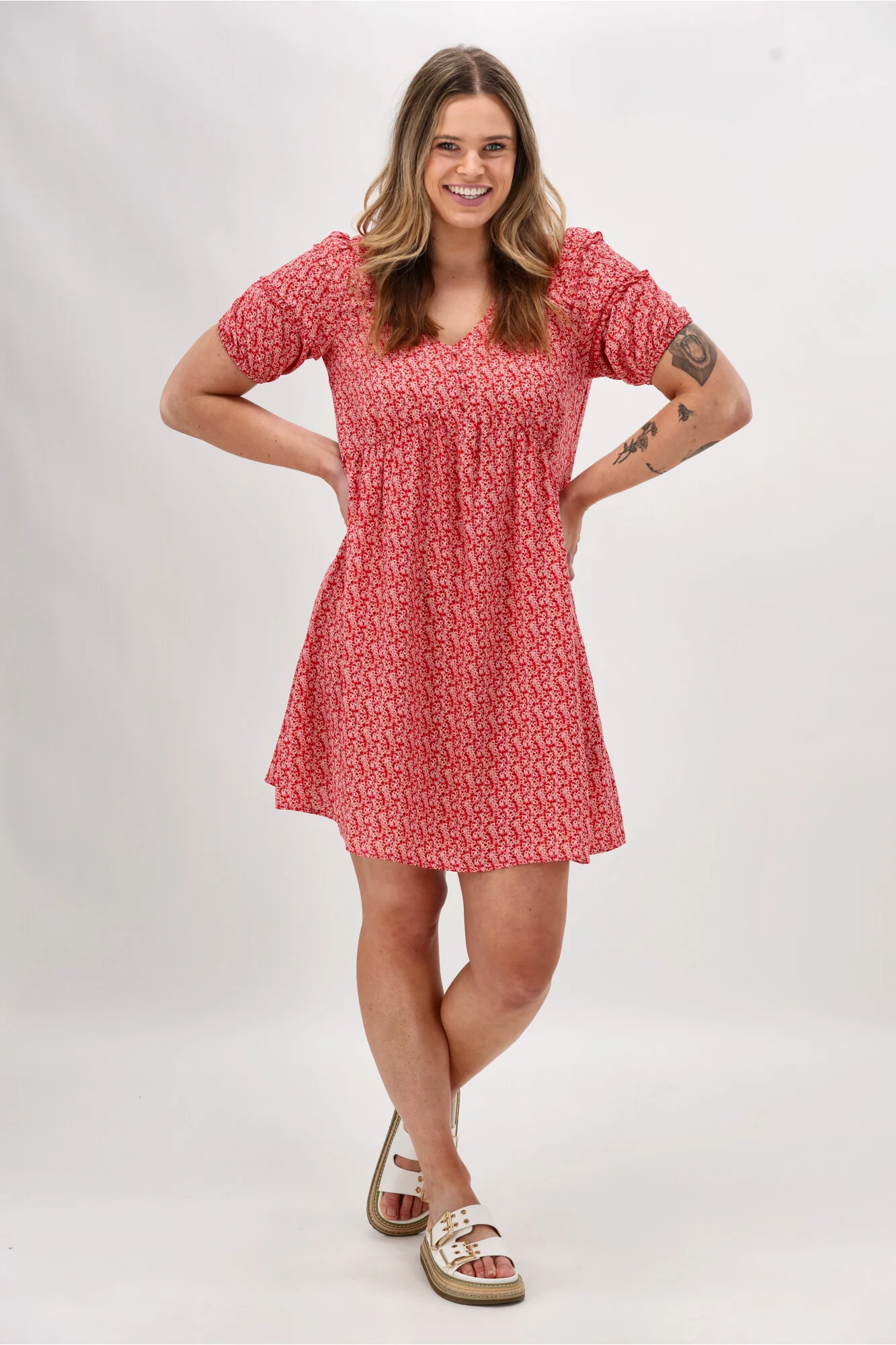 Gloss The Label Dale Frill Detail Puff Sleeve Dress Coral Print - Image 4
