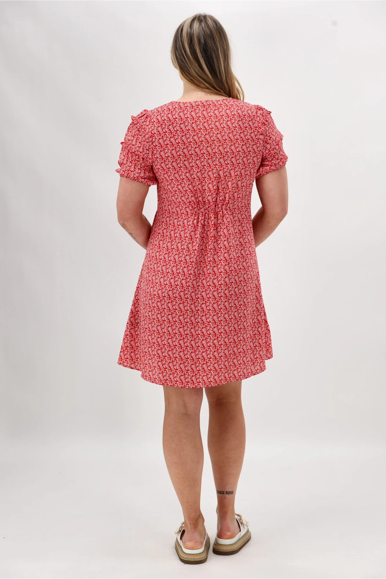 Gloss The Label Dale Frill Detail Puff Sleeve Dress Coral Print - Image 6
