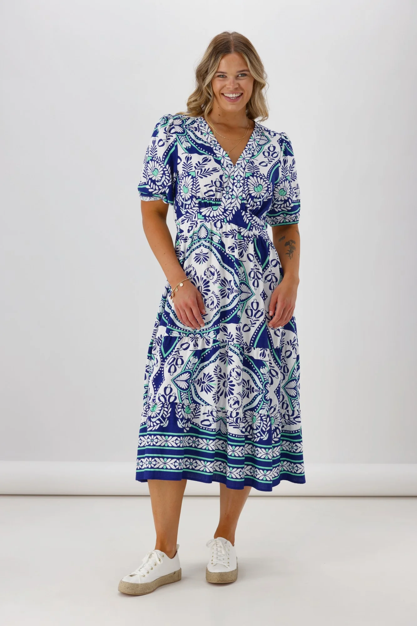 Gloss The Label Daly Border Print Dress Blue - Image 4