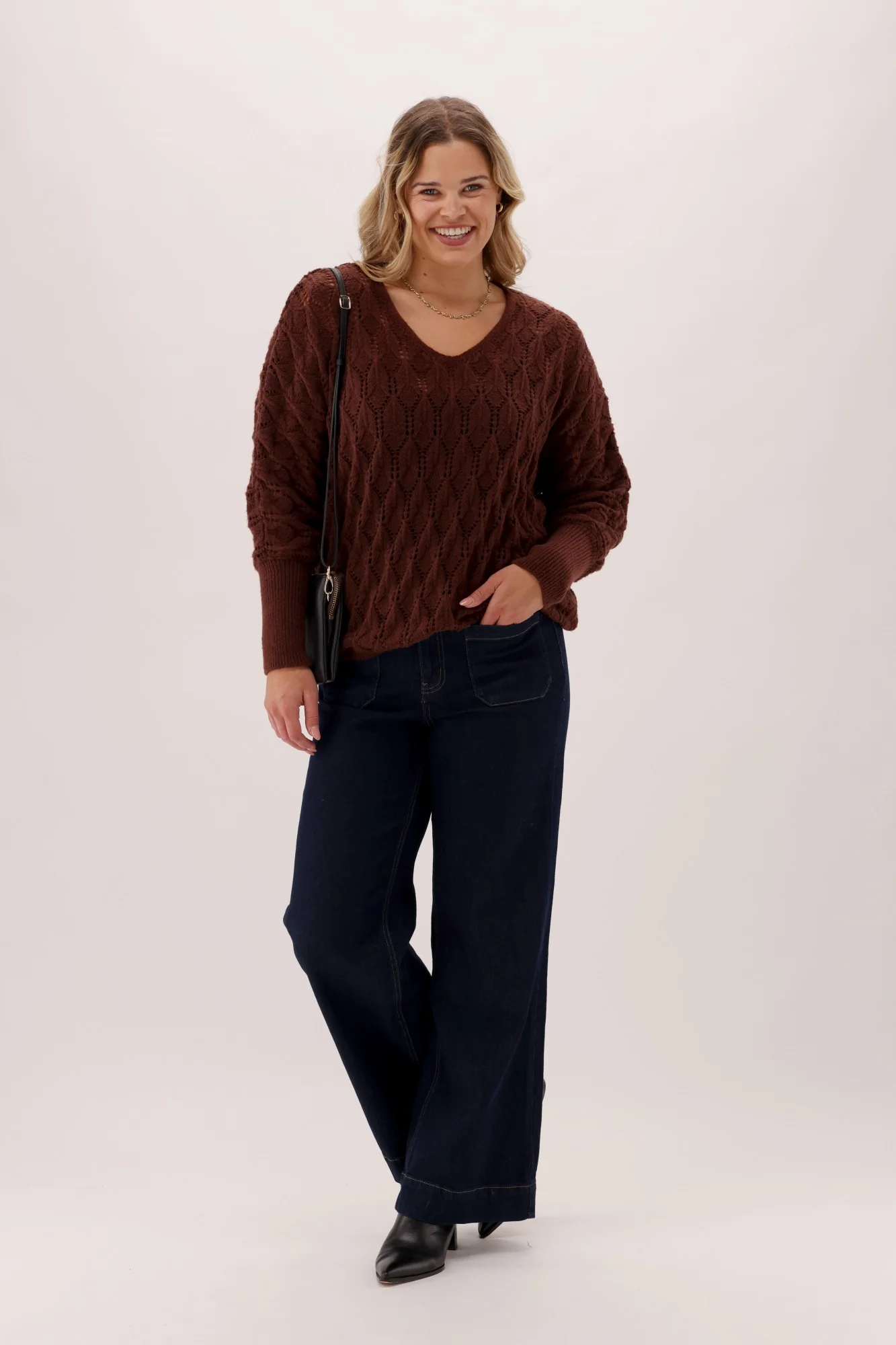 Gloss The Label Downten Pointelle V Neck Sweater Chocolate - Image 3