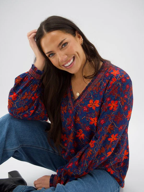 Gloss The Label Geneva Shirred Detail Top Geo Floral - Image 6