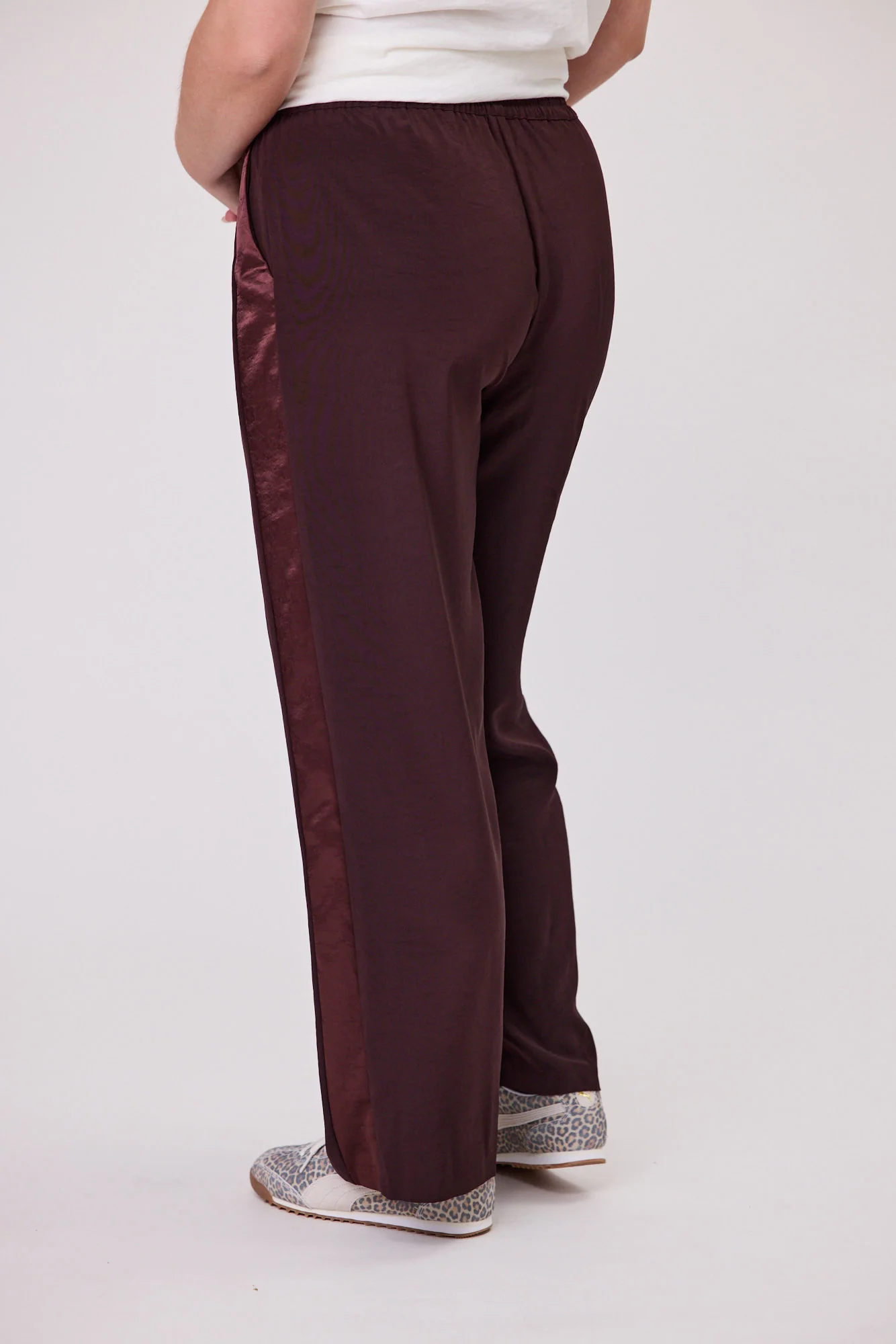 Gloss The Label Havanna Satin Stripe Pants Chocolate - Image 5