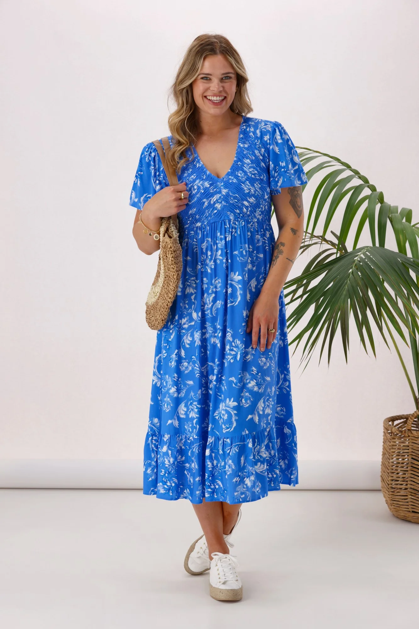 Gloss The Label Isha Dress Blue White Floral
