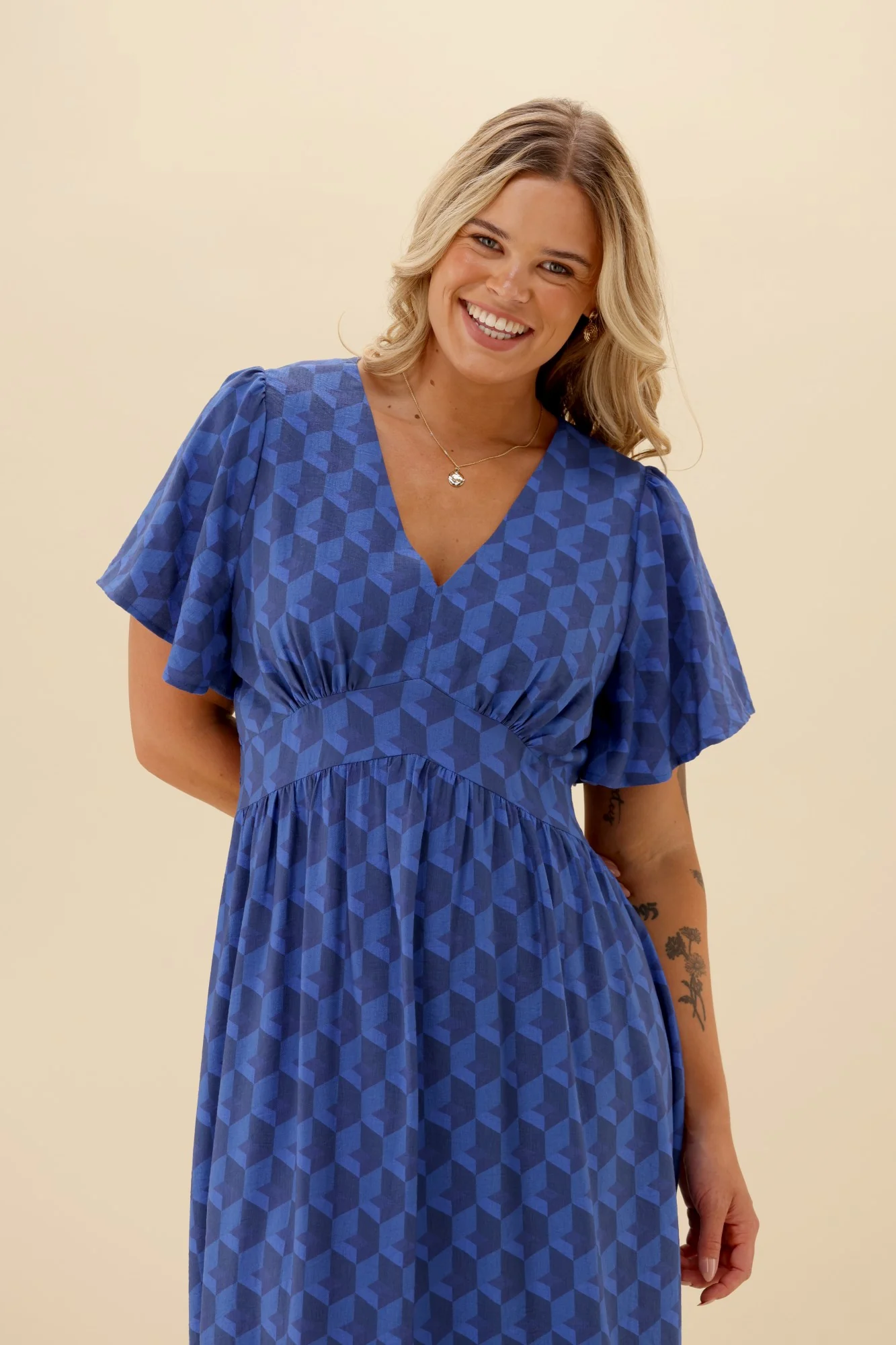 Gloss The Label Isola Dress Geo Print - Image 2