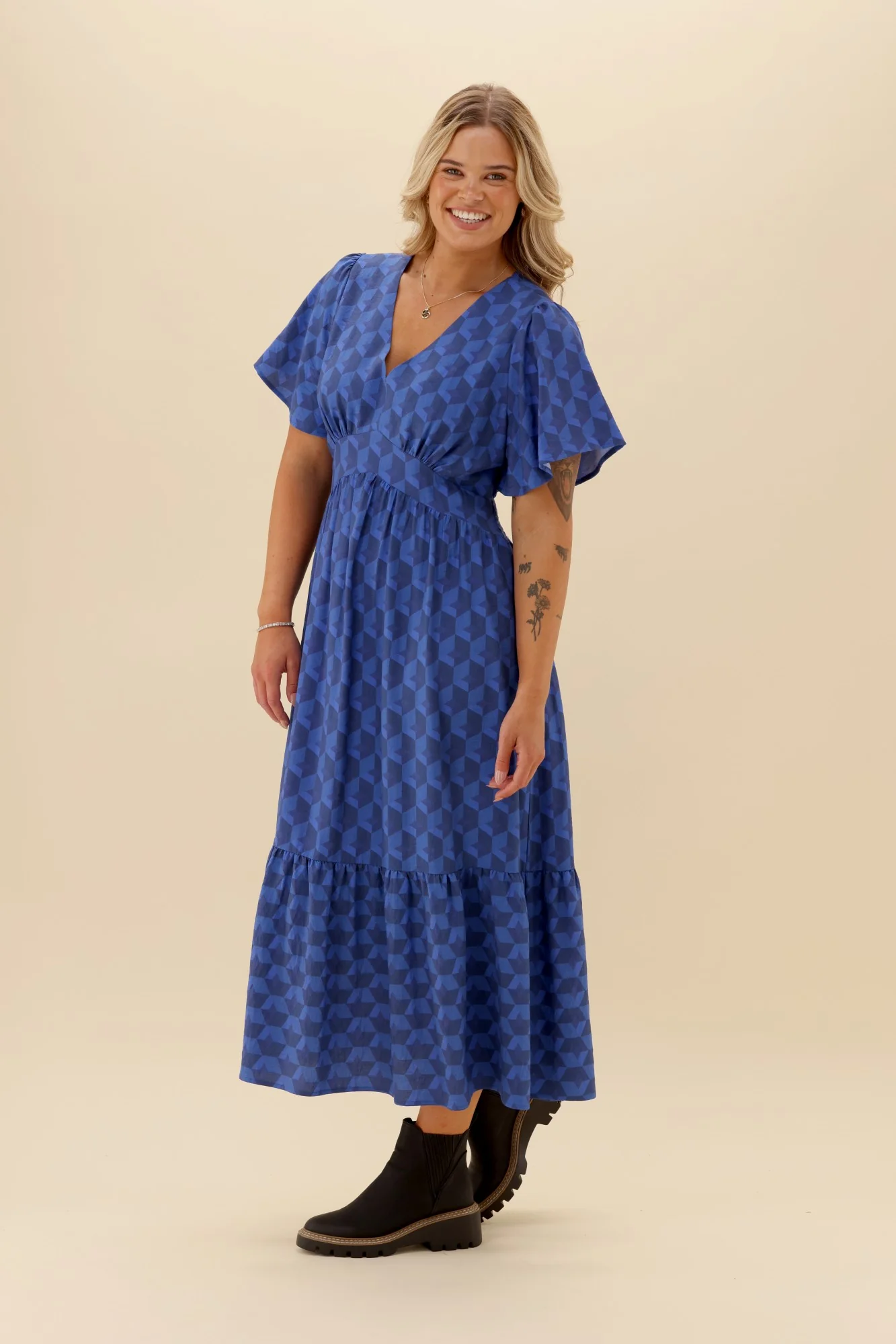 Gloss The Label Isola Dress Geo Print - Image 5