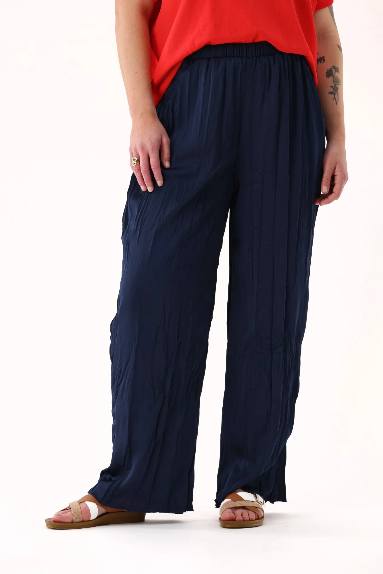 Gloss The Label Jackie Crushed Satin Pant Navy - Image 2