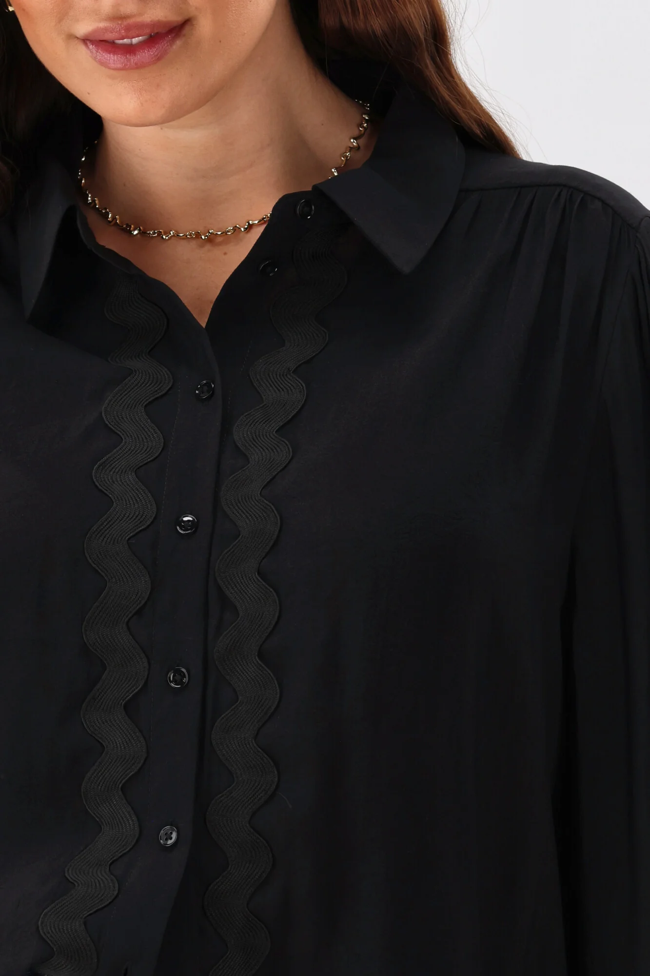 Gloss the Label Kelleigh Ric Rac Lace Shirt Black - Image 2