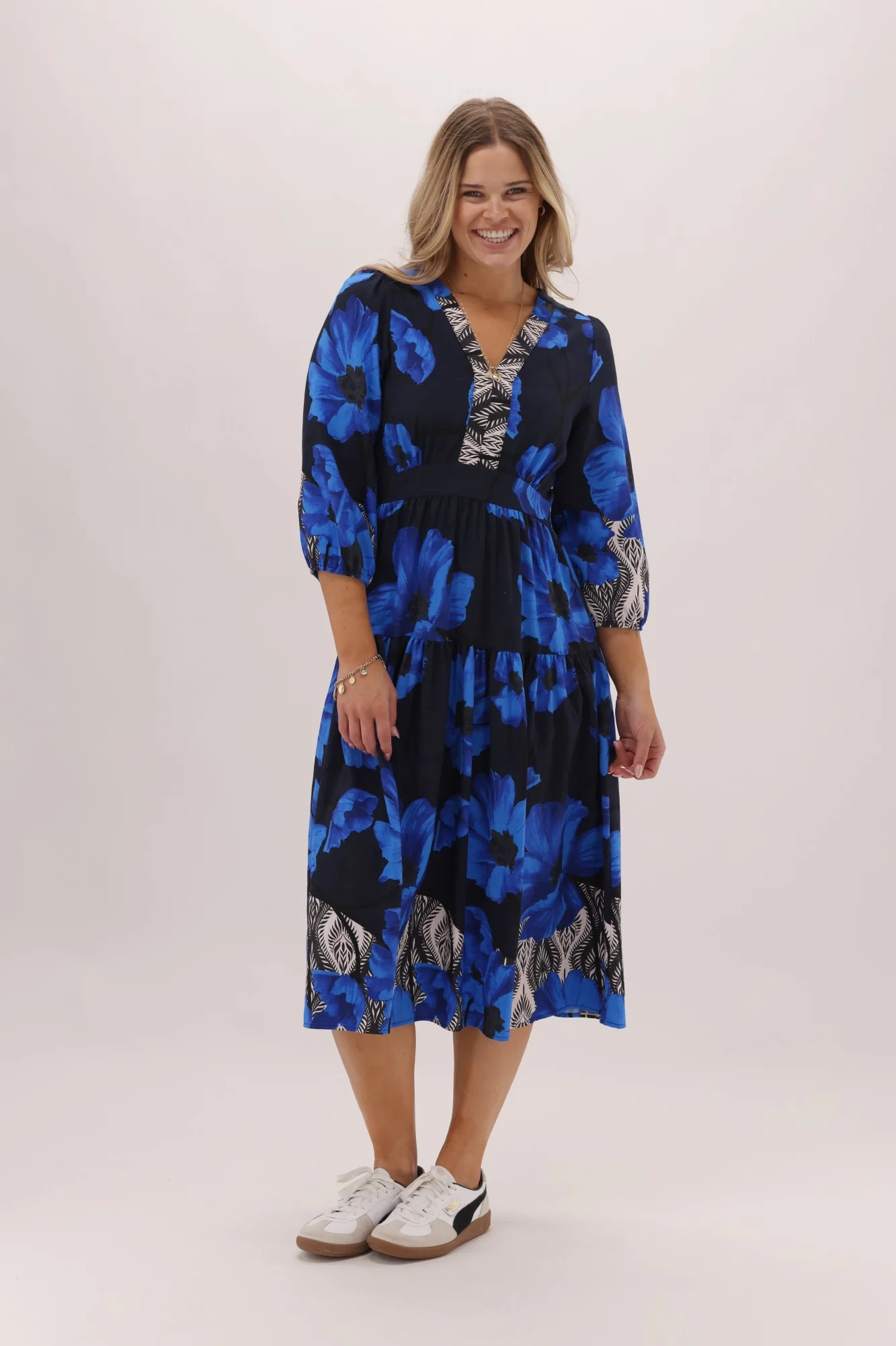 Gloss The Label Kingford Blue Print Dress - Image 3