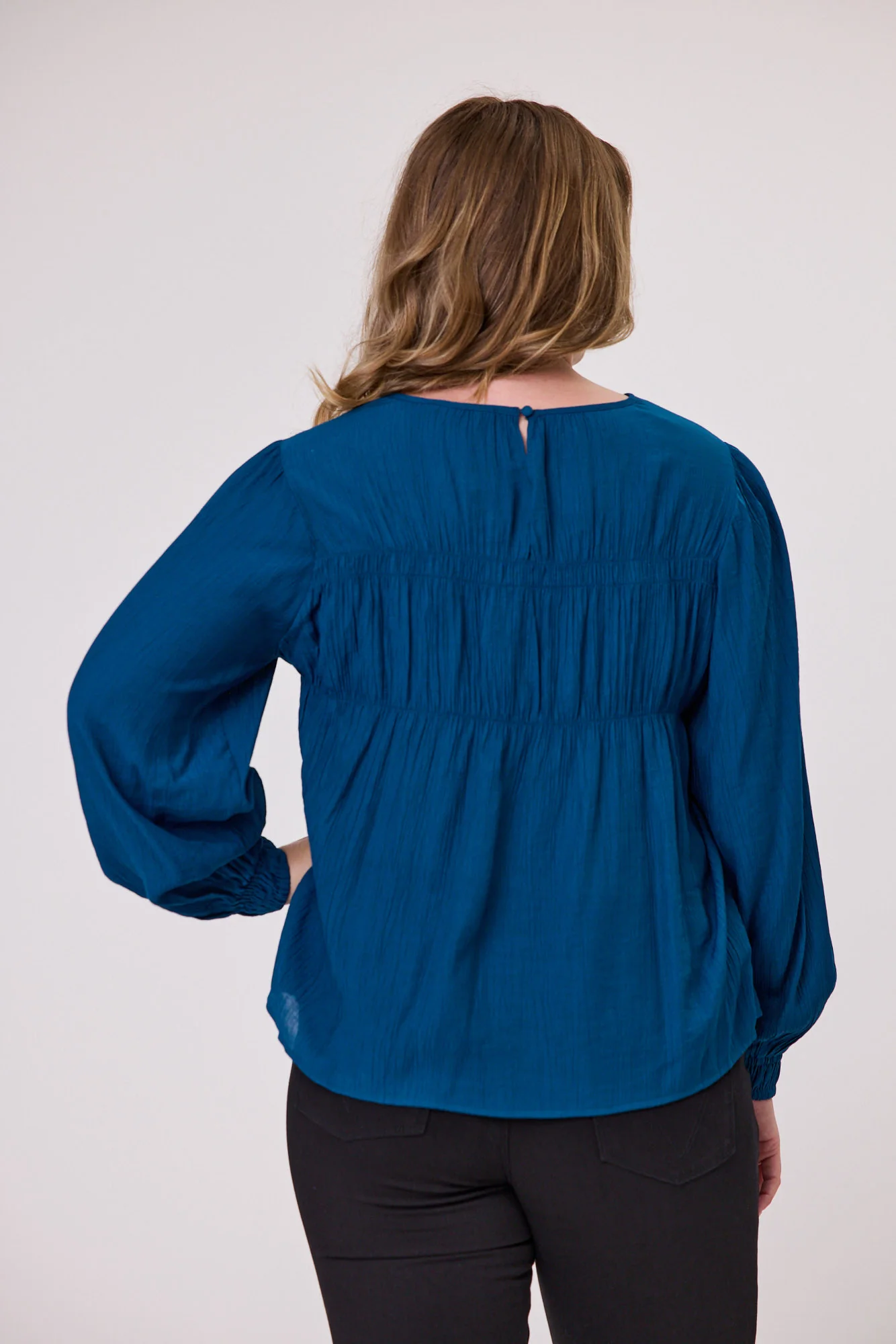 Gloss The Label Koralie Shirred Detail Top Teal - Image 4