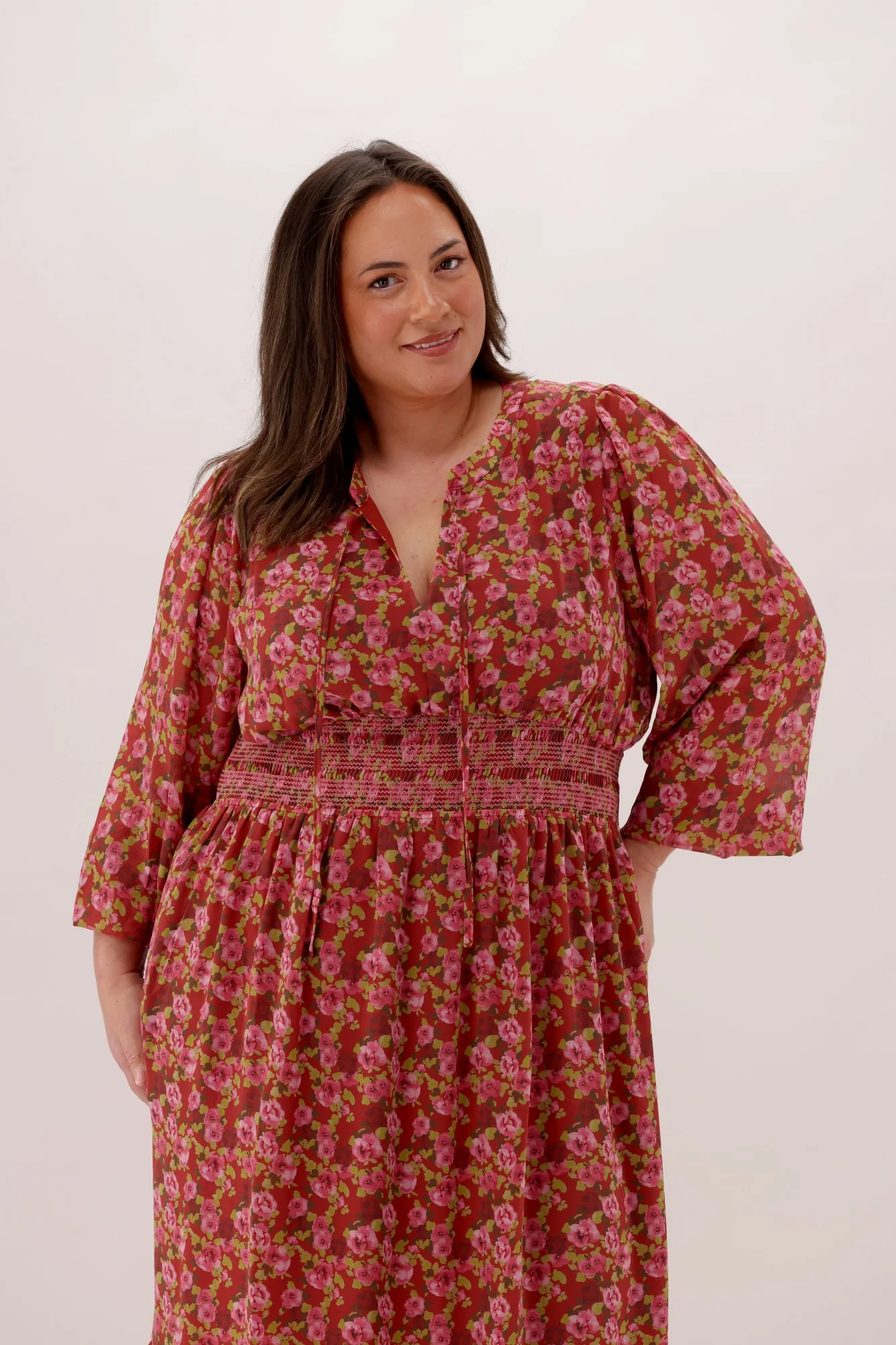 Gloss The Label Lindsay Shirred Waist Dress Wine Speckle Floral - Image 4