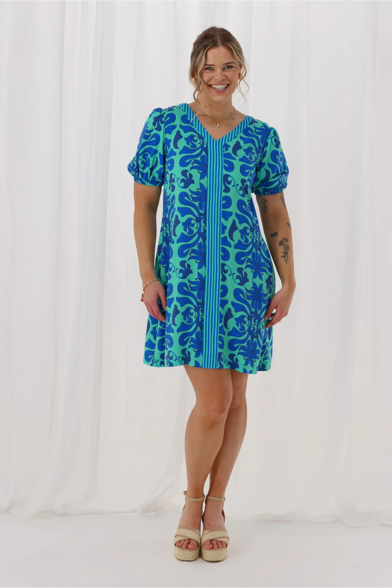 Gloss The Label Lirael Dress Blue Floral - Image 3