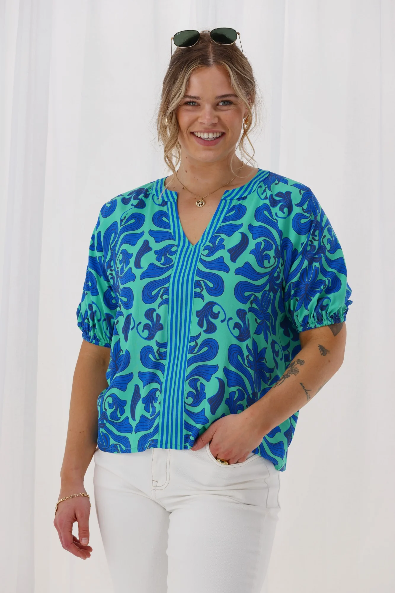 Gloss The Label Lirael Top Blue Floral - Image 2