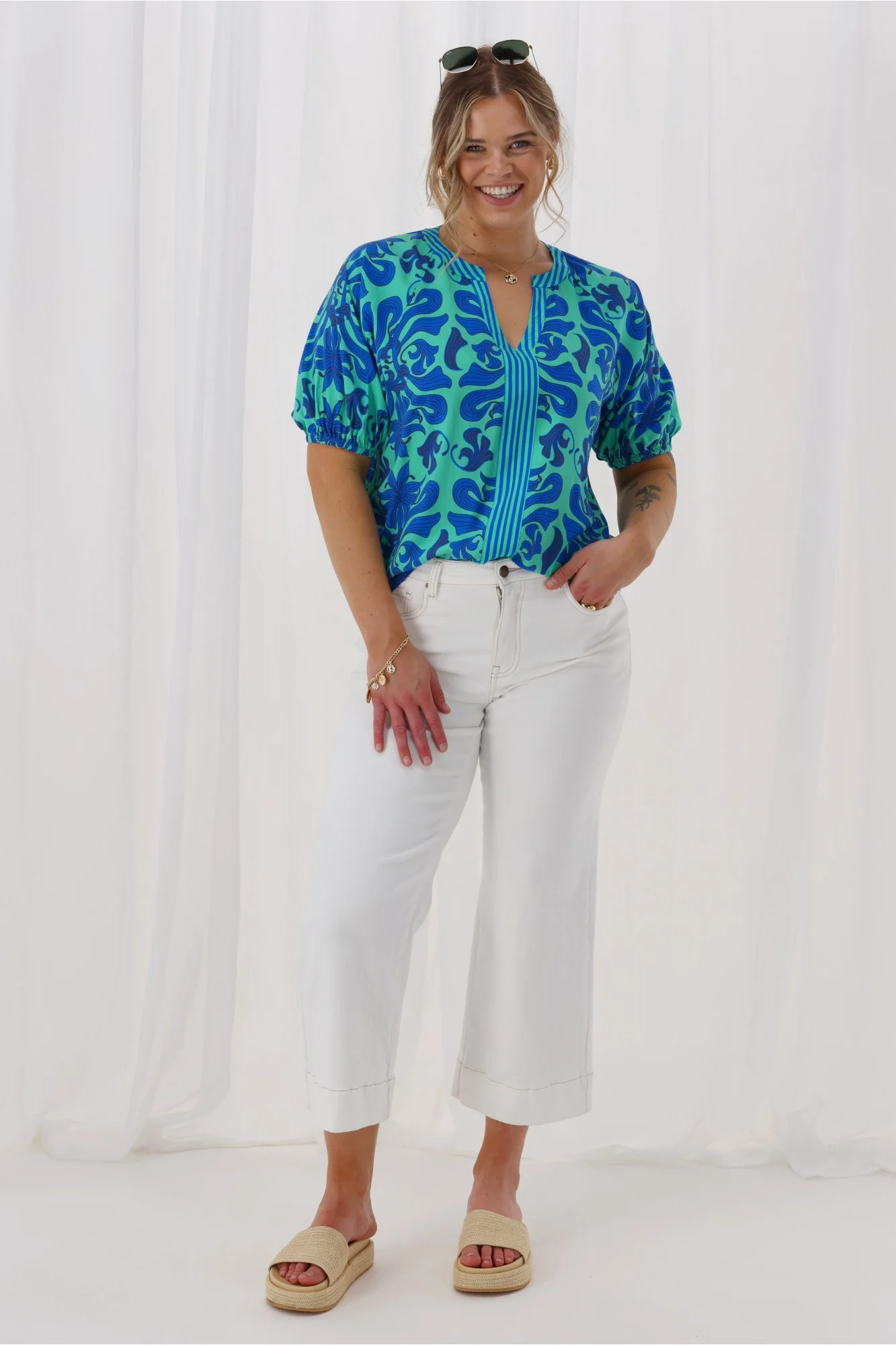 Gloss The Label Lirael Top Blue Floral - Image 5