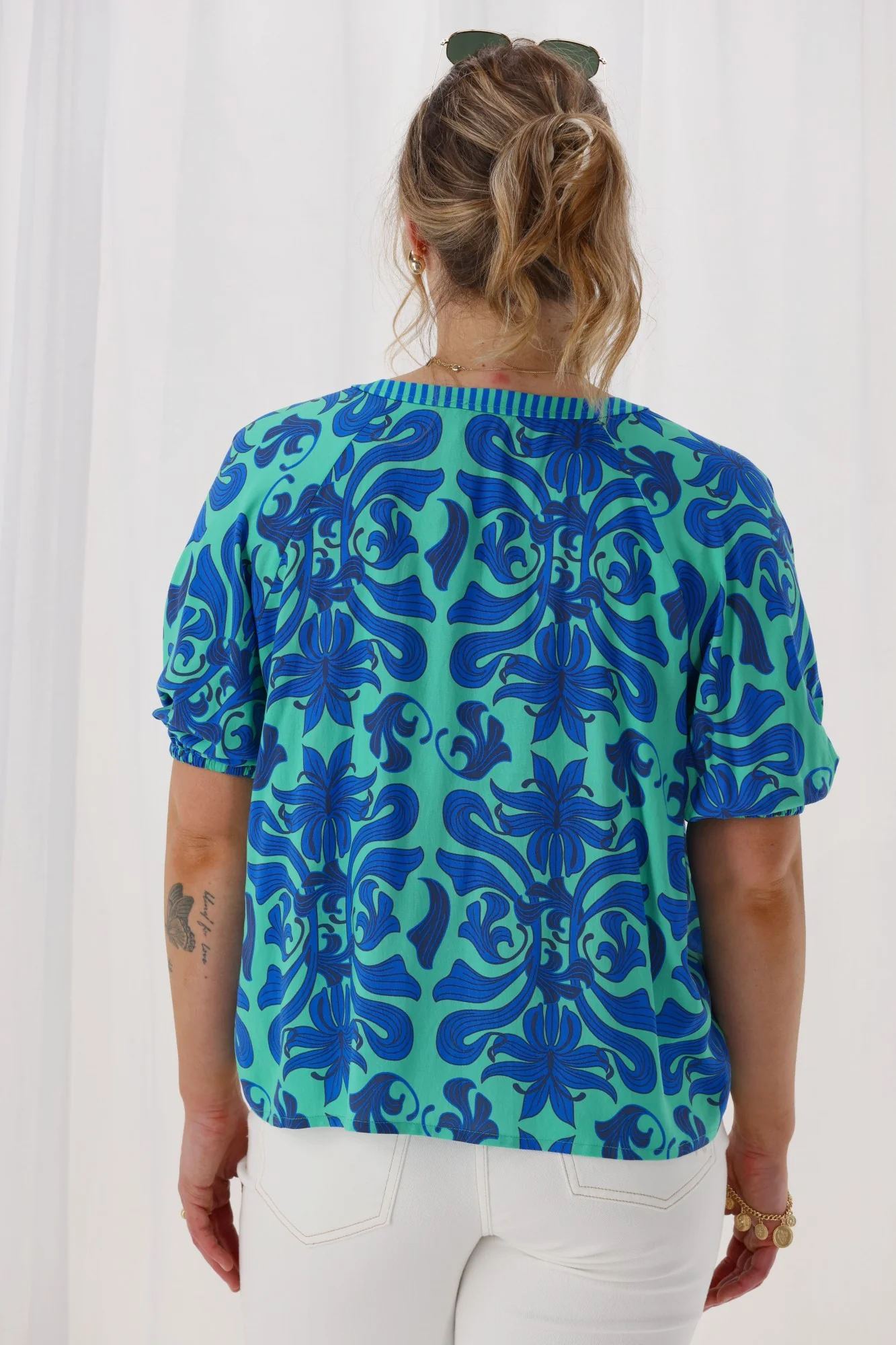 Gloss The Label Lirael Top Blue Floral - Image 6