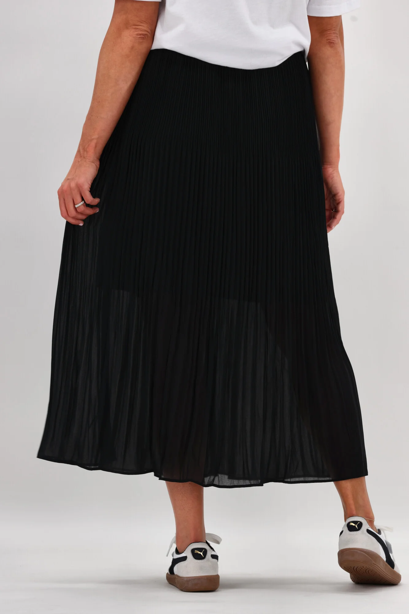 Gloss The Label Lula Variagated Pleated Skirt Black - Image 6
