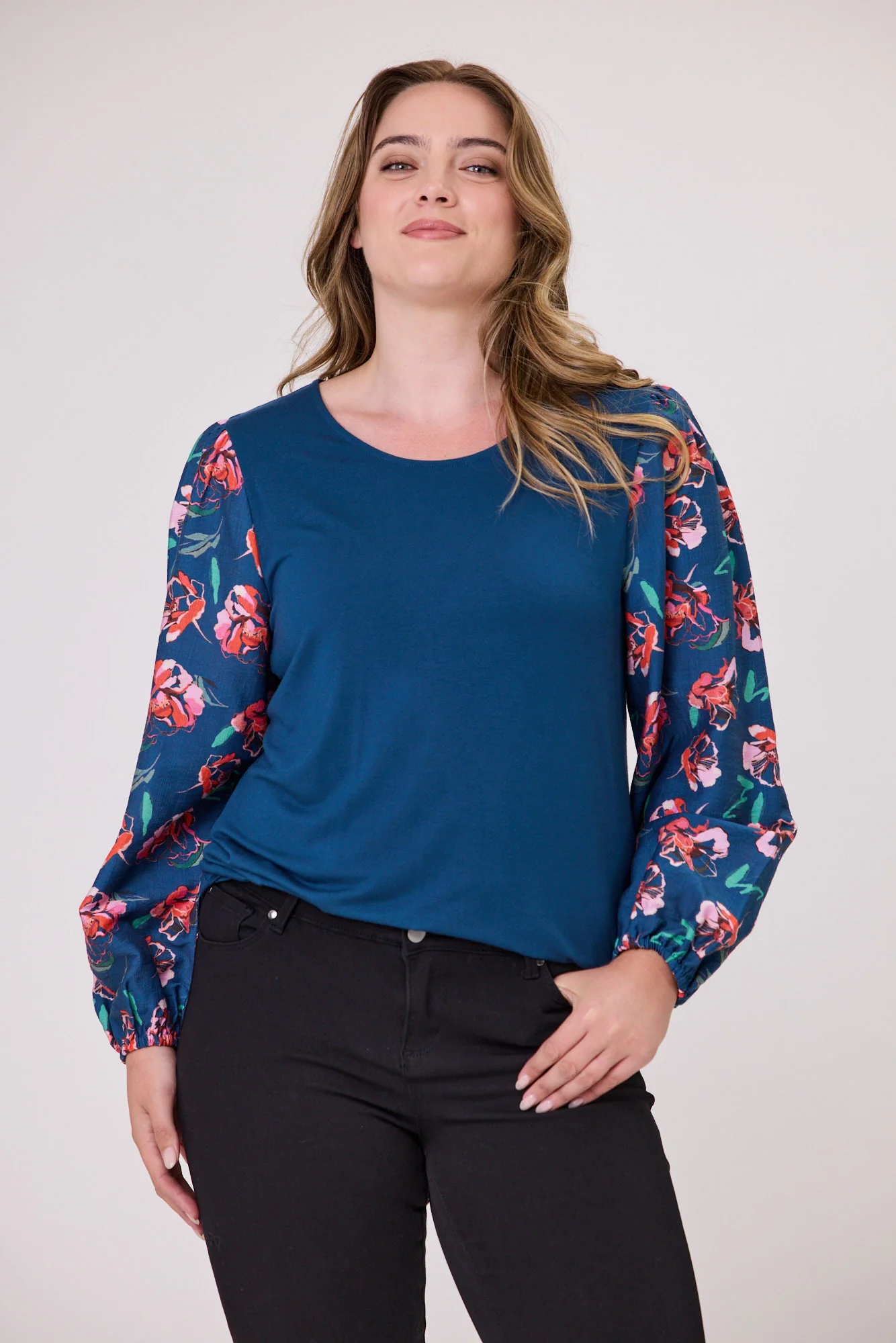 Gloss The Label Malina Contrast Long Sleeve Top Teal Floral - Image 2