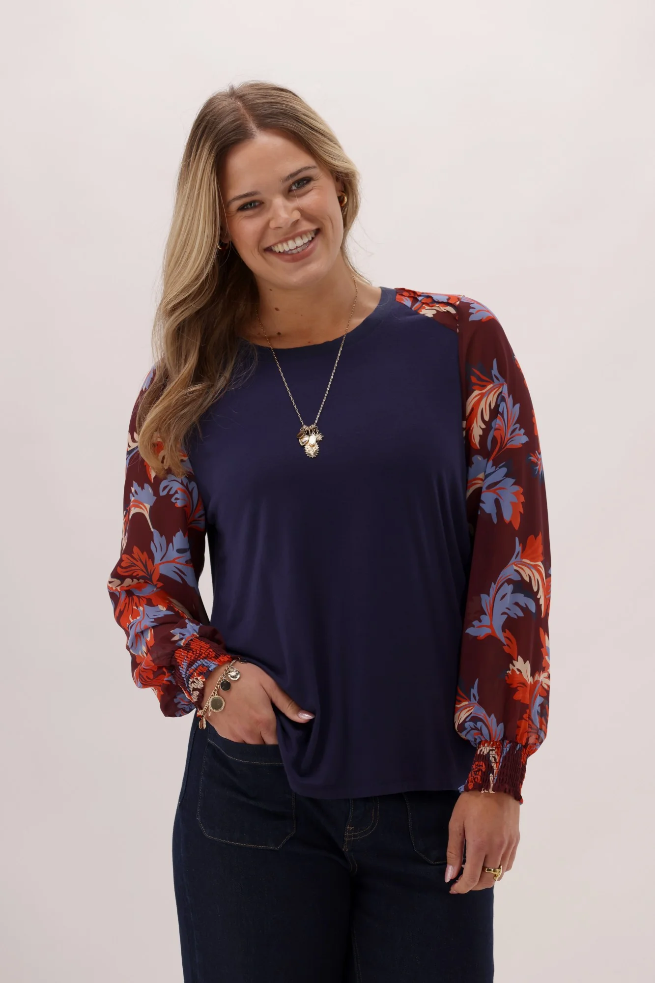 Gloss The Label Mirage Contrast Sleeve Top Abstract Leaf