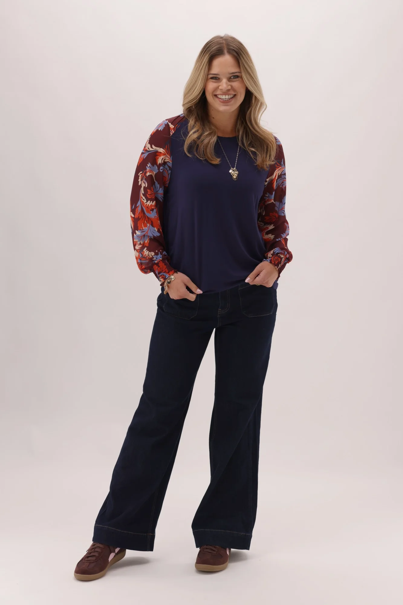 Gloss The Label Mirage Contrast Sleeve Top Abstract Leaf - Image 8