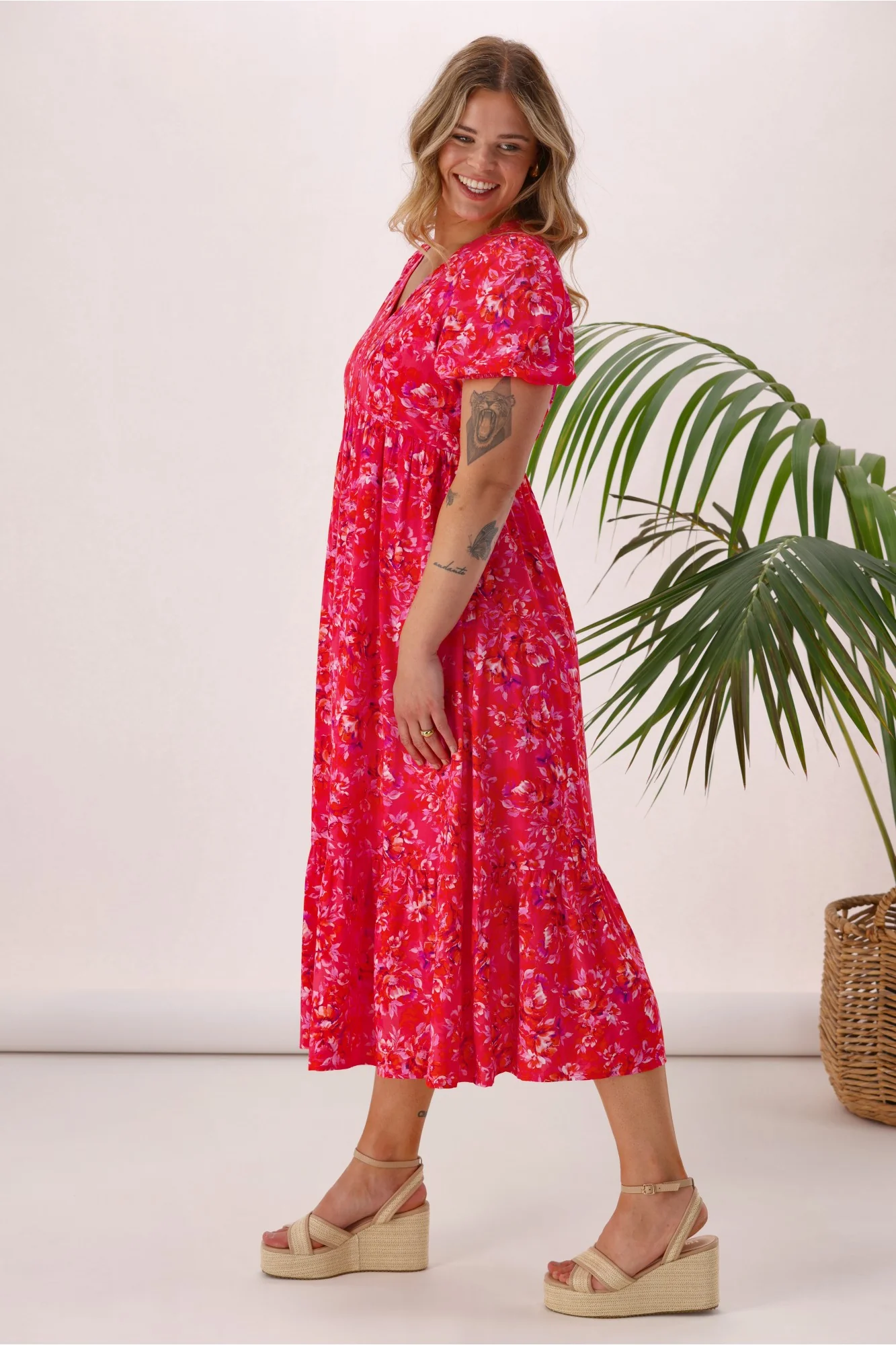 Gloss The Label Miro Dress Red Pink Floral - Image 5