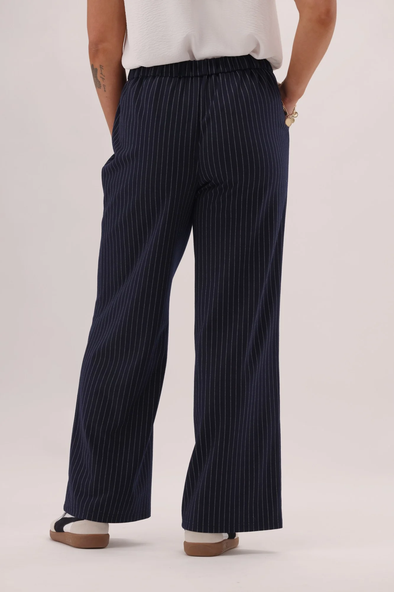 Gloss The Label Motto Pinstripe Pant Navy - Image 4