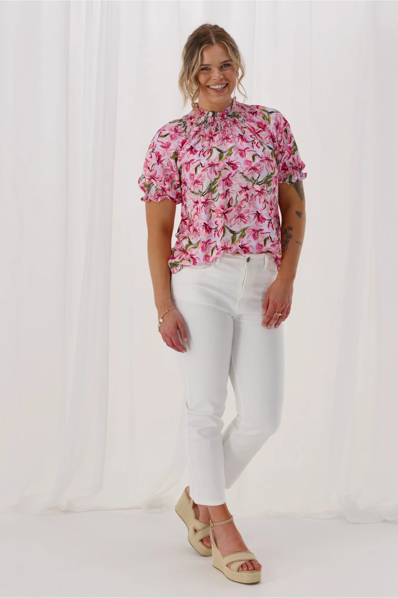 Gloss The Label Nytrah Textured Puff Sleeve Top Pink Floral - Image 5