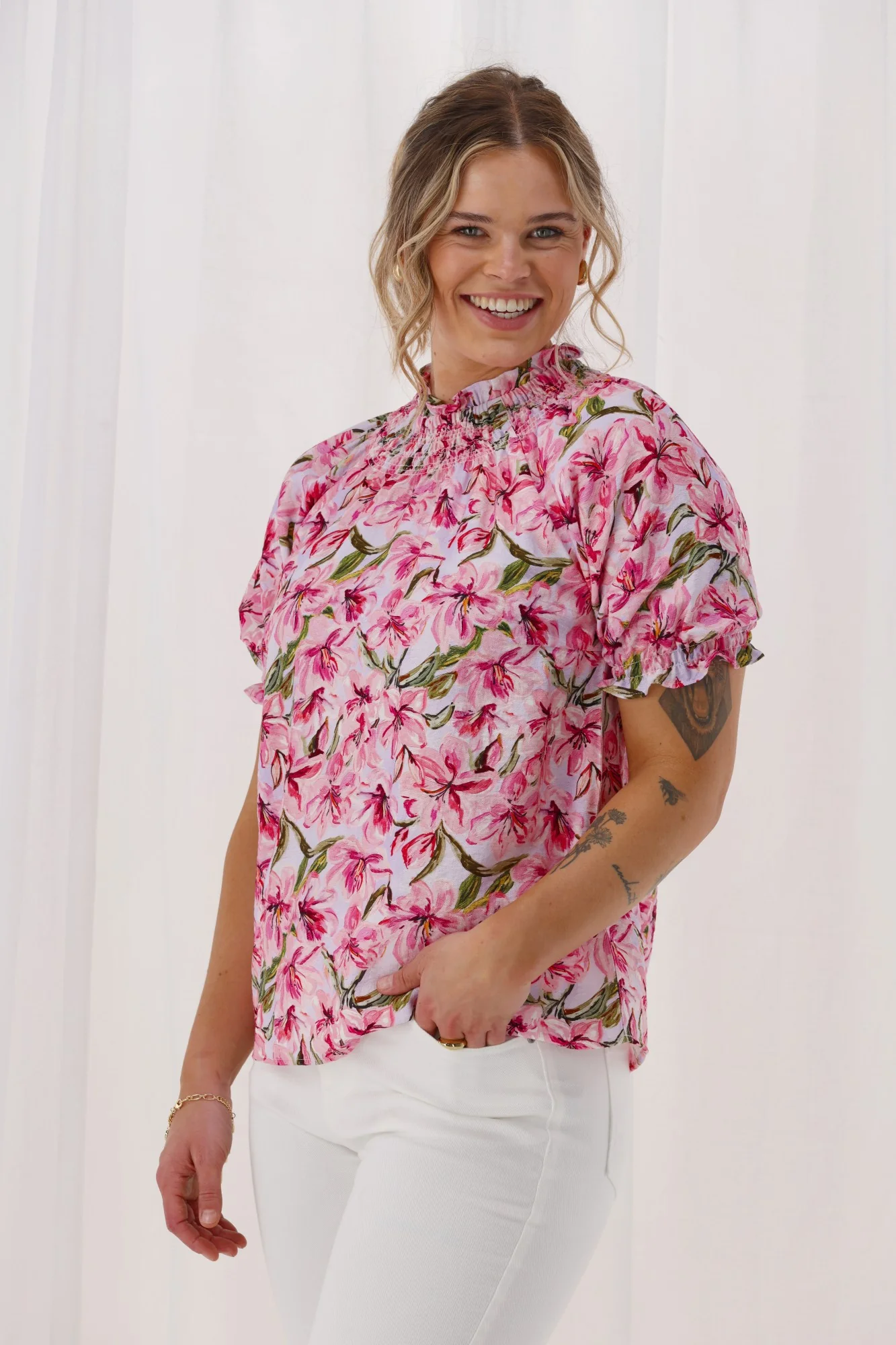 Gloss The Label Nytrah Textured Puff Sleeve Top Pink Floral - Image 6