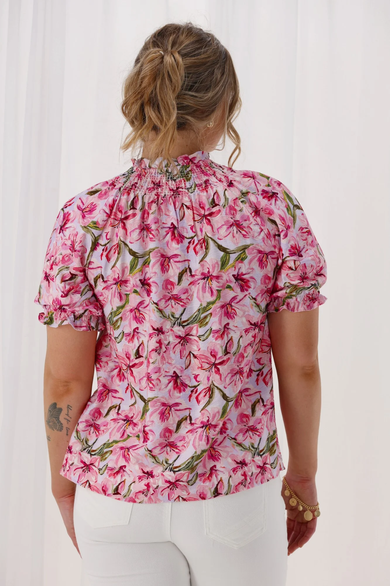 Gloss The Label Nytrah Textured Puff Sleeve Top Pink Floral - Image 7