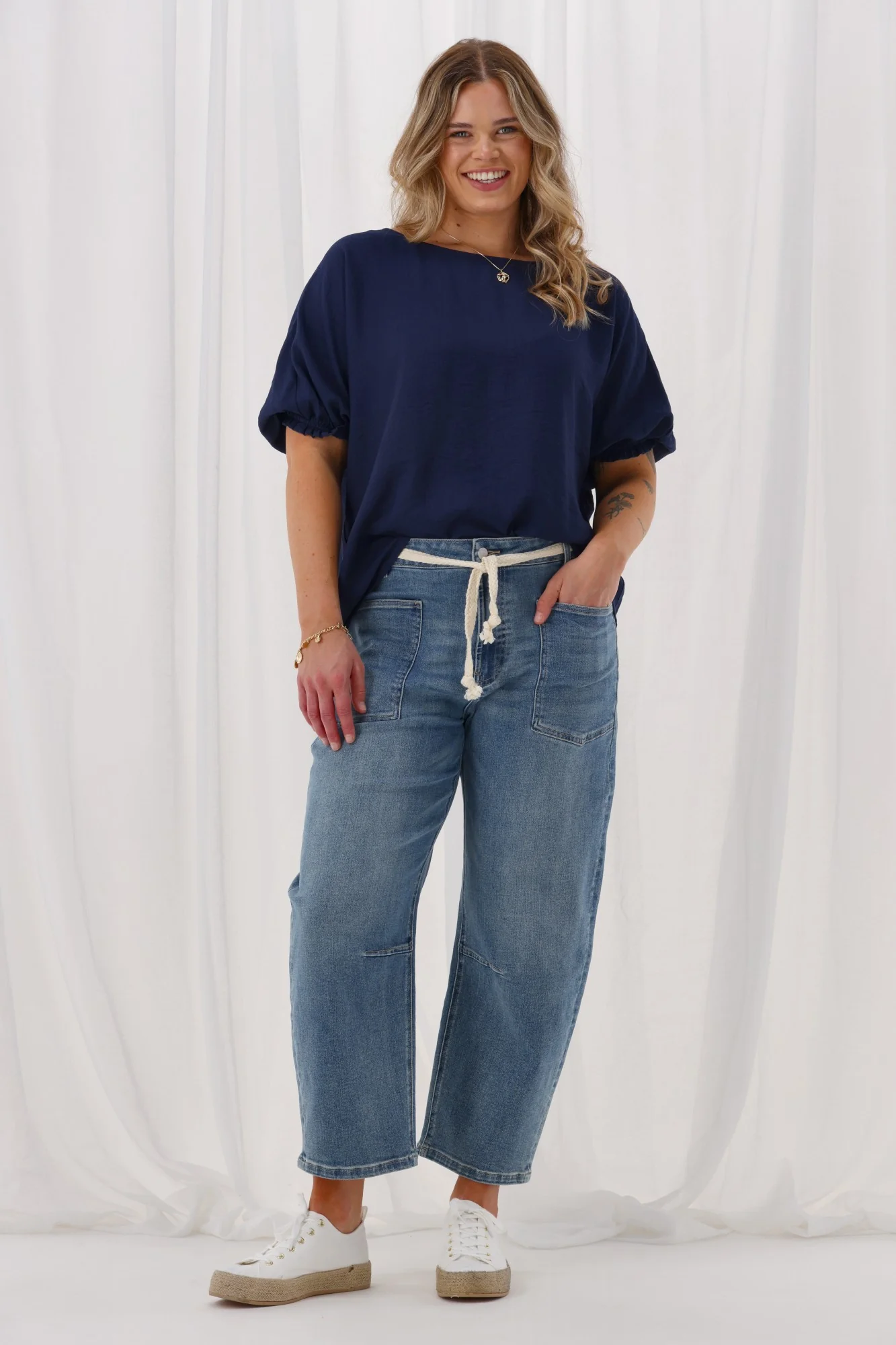 Gloss The Label Ottilie Top Navy - Image 5