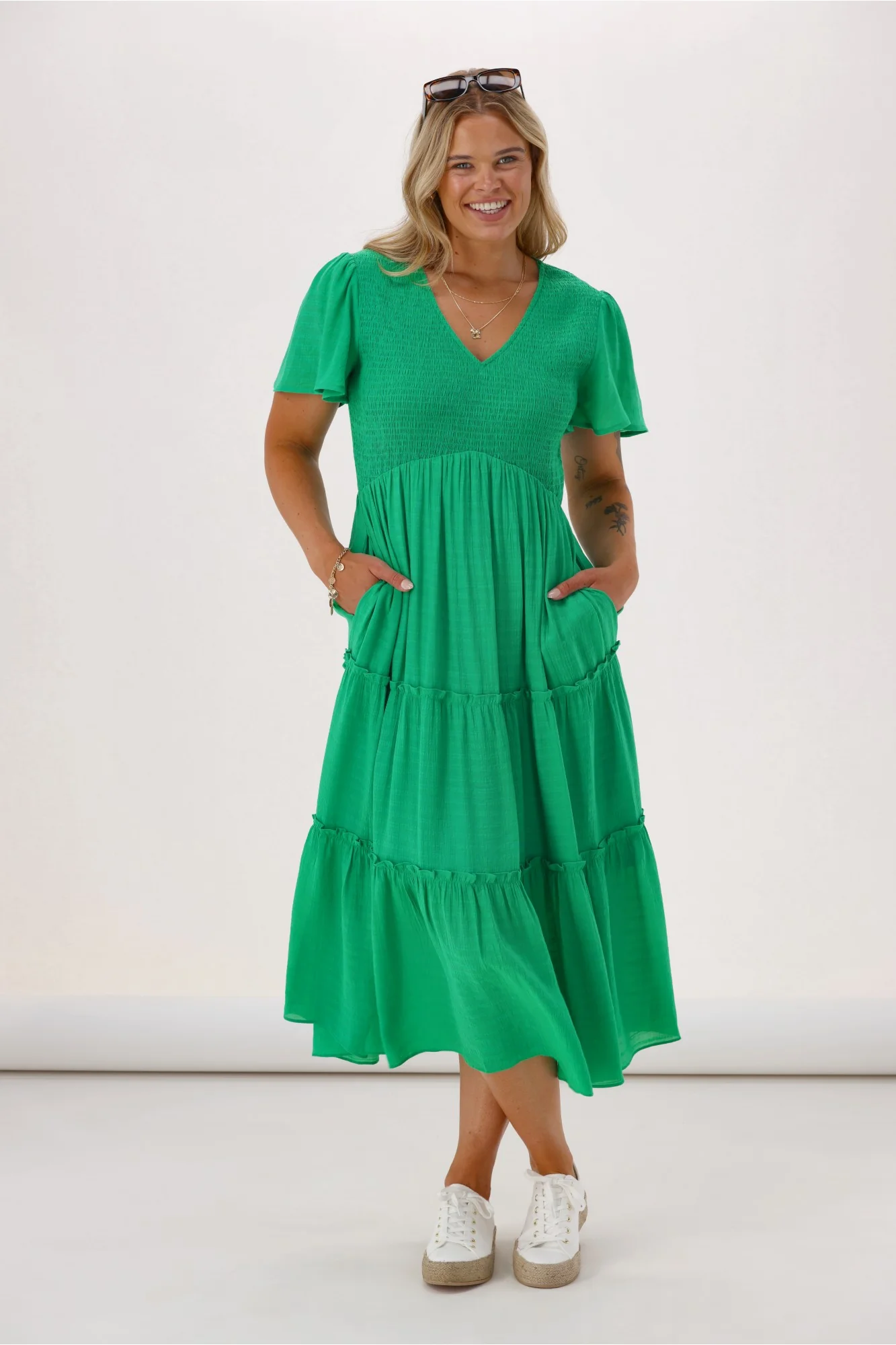Gloss The Label Reverie Midi Dress Green - Image 4