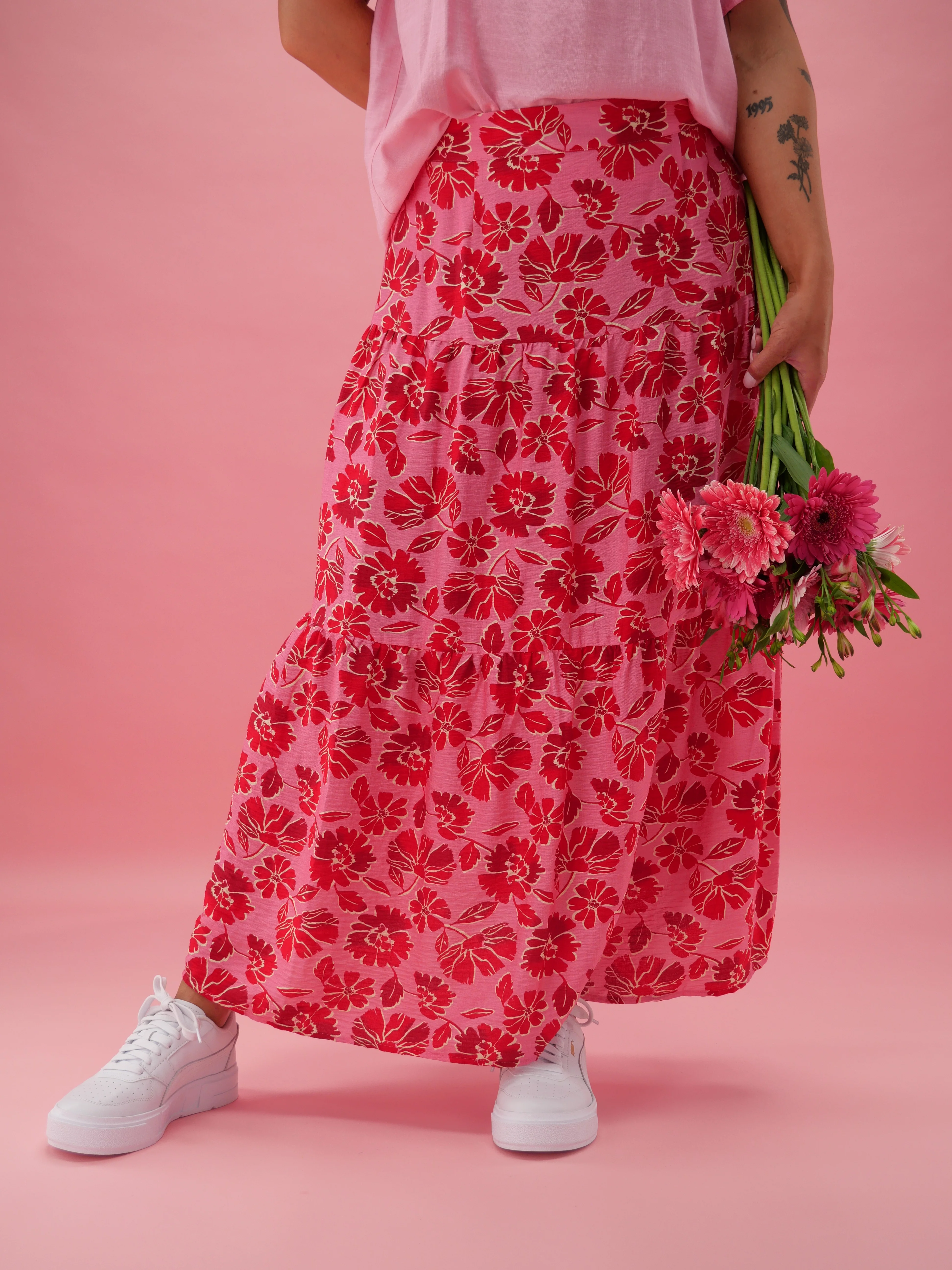 Gloss The Label Rosalie Tiered Skirt Red Pink Floral - Image 2