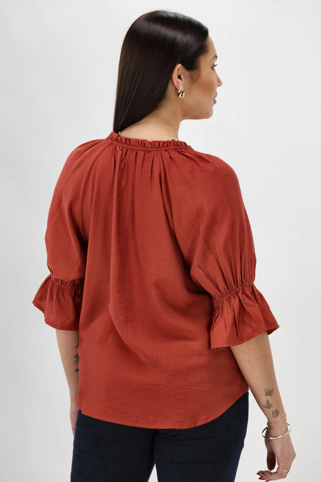 Gloss The Label Sophia Ruffle Neck Blouse Rust - Image 8