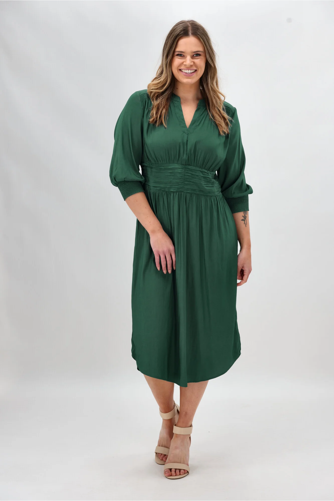 Gloss The Label Tomas Shirred Short Sleeve Dress Emerald Green - Image 3