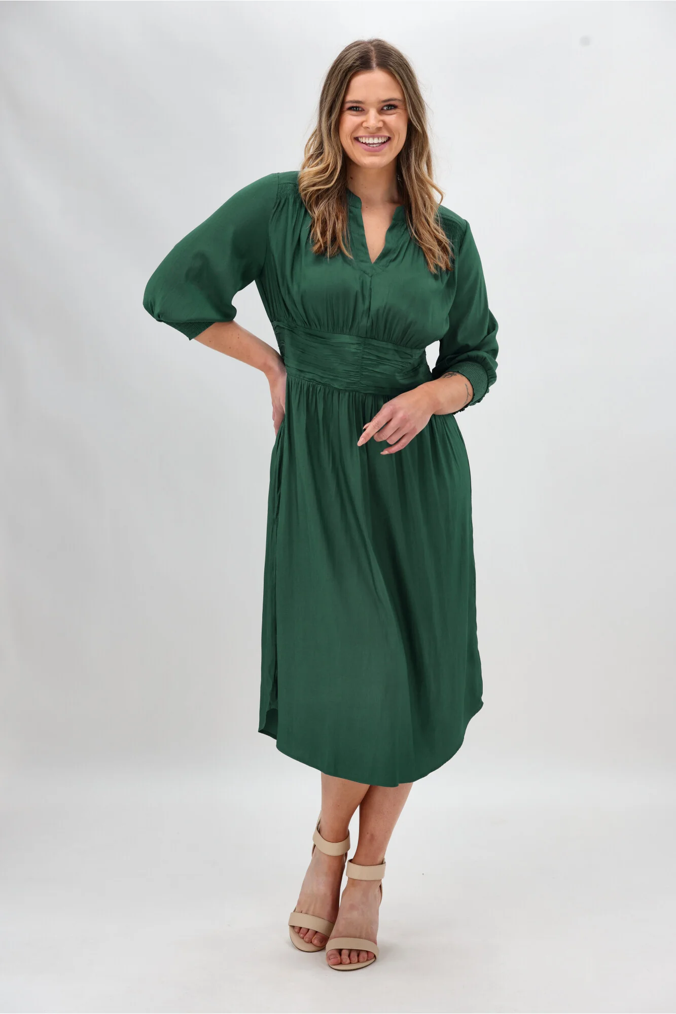 Gloss The Label Tomas Shirred Short Sleeve Dress Emerald Green - Image 4
