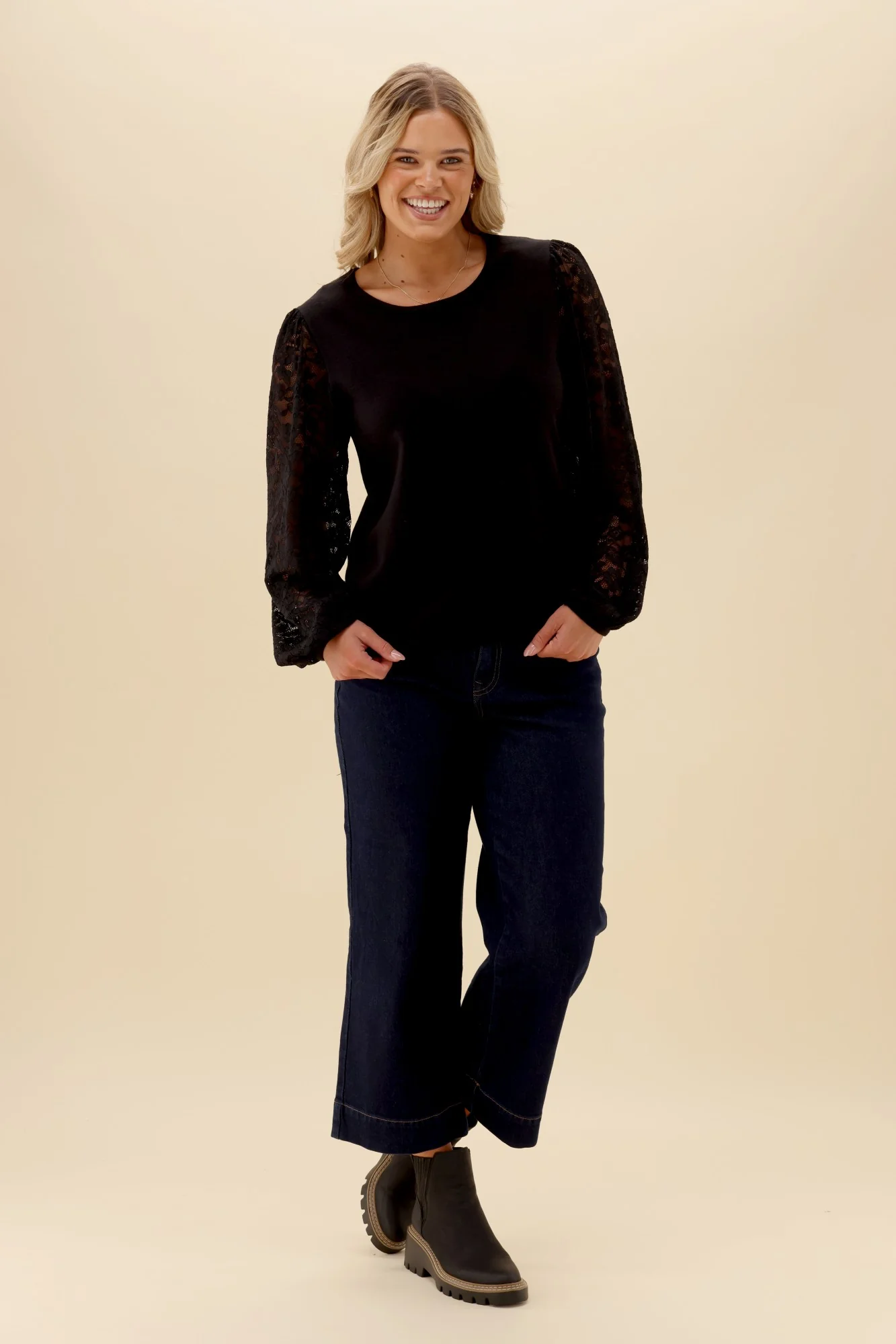 Gloss The Label Zariza Top Black - Image 4