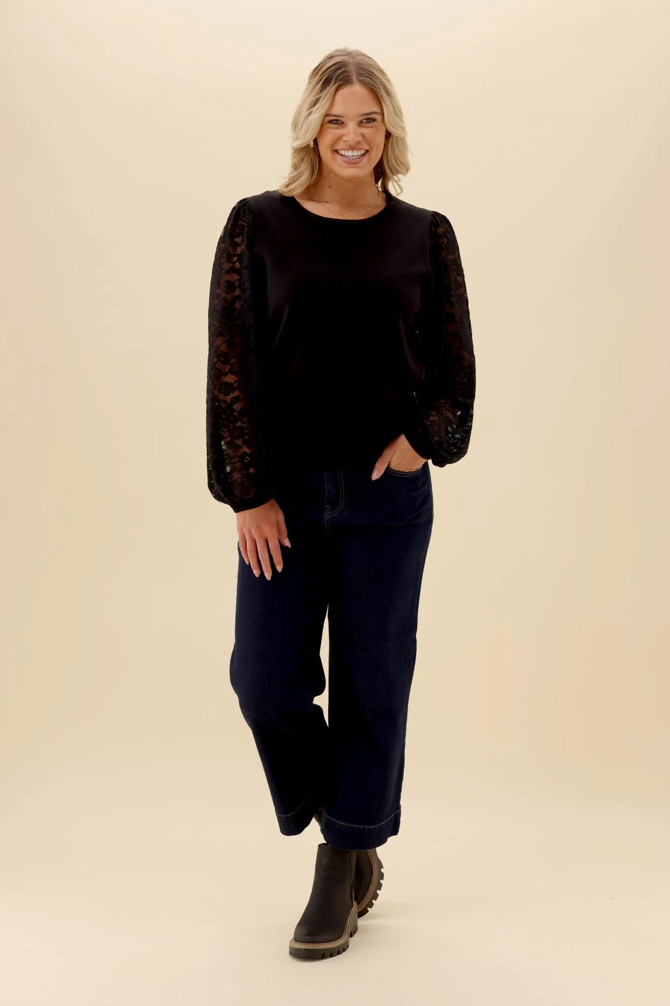 Gloss The Label Zariza Top Black - Image 5