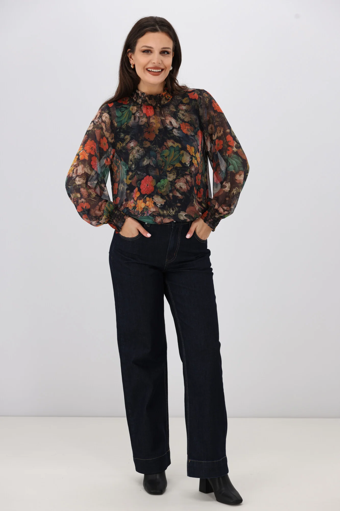 Gloss The Label Zeyna Shirred Neck Top Floral Print - Image 3