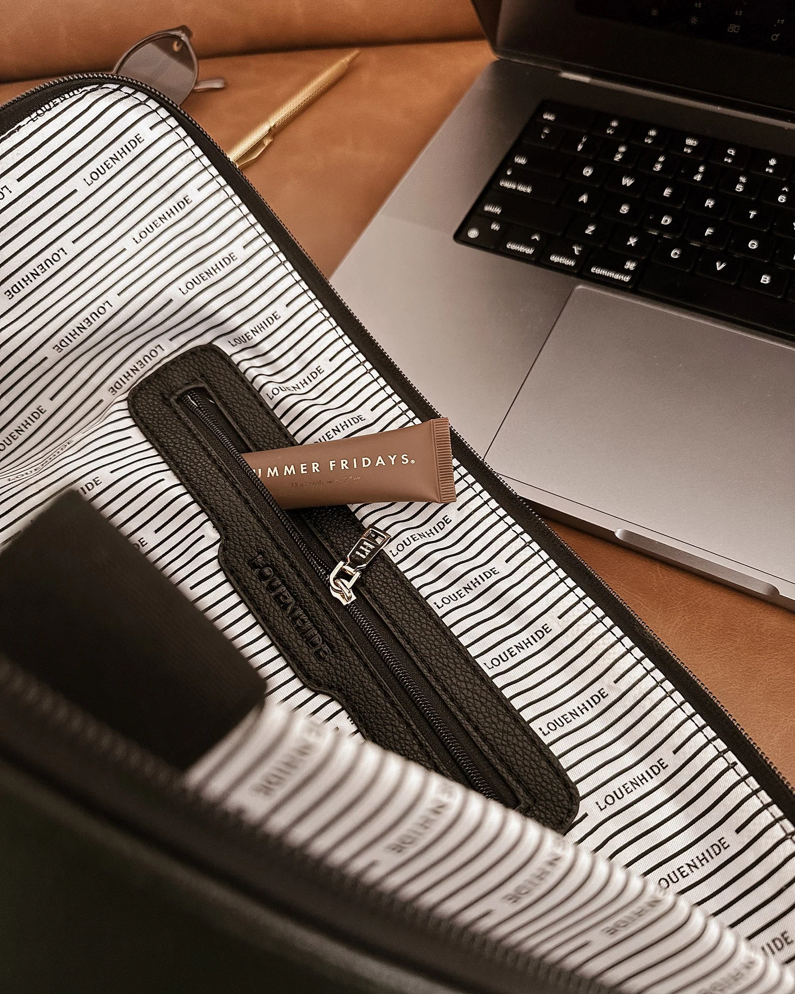 Louenhide Liv Laptop Case Black - Image 3