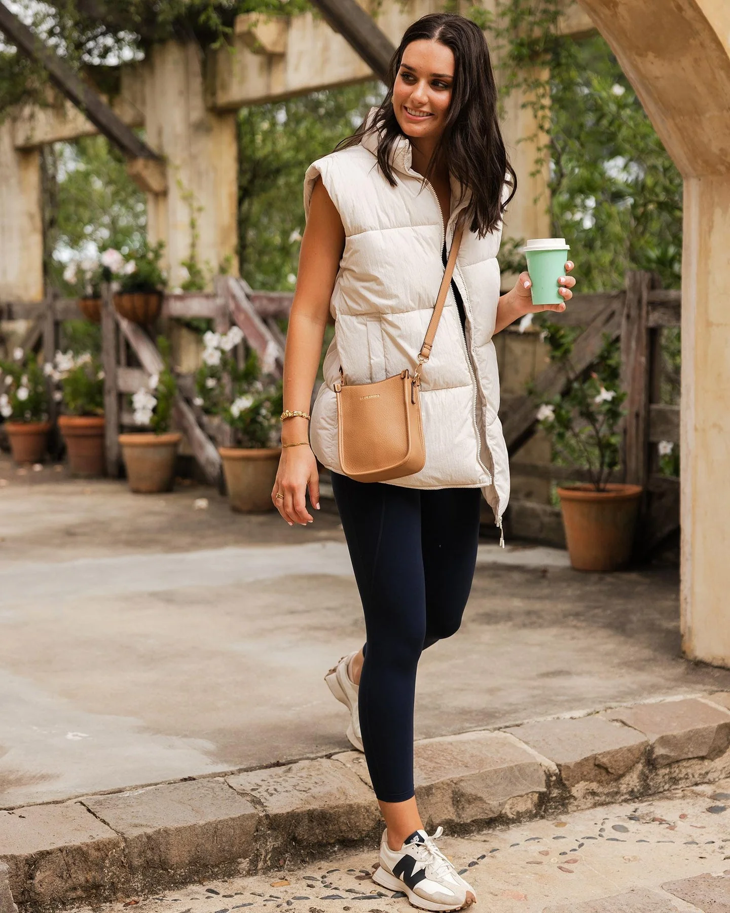 Louenhide Parker Phone Crossbody Bag Camel - Image 4