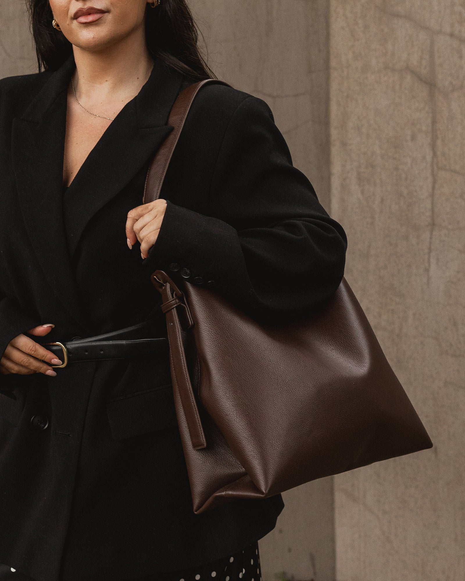 Louenhide Peyton Suedette Shoulder Bag Chocolate - Image 4