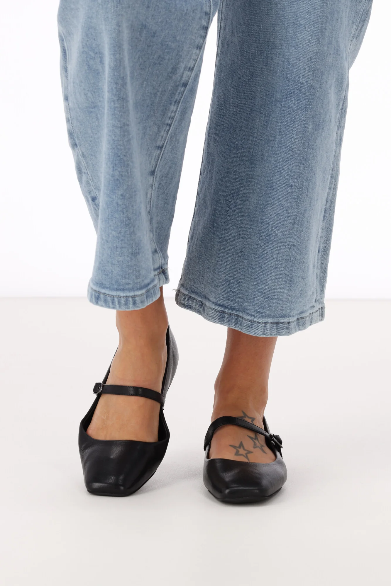 Mollini Tokena Black Leather Flats - Image 3