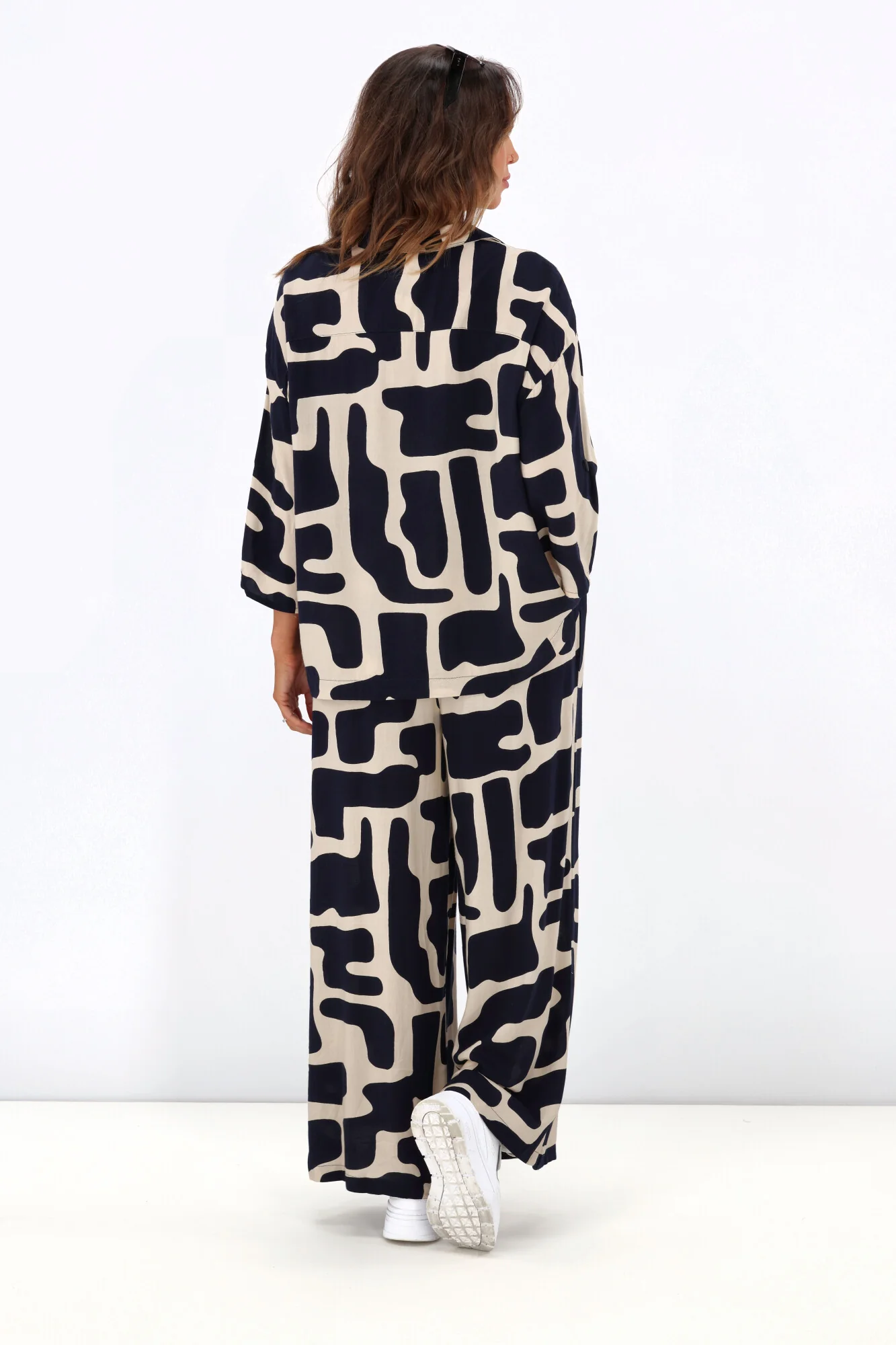 New U Collection Hannah Geo Print Shirt Navy Beige - Image 7